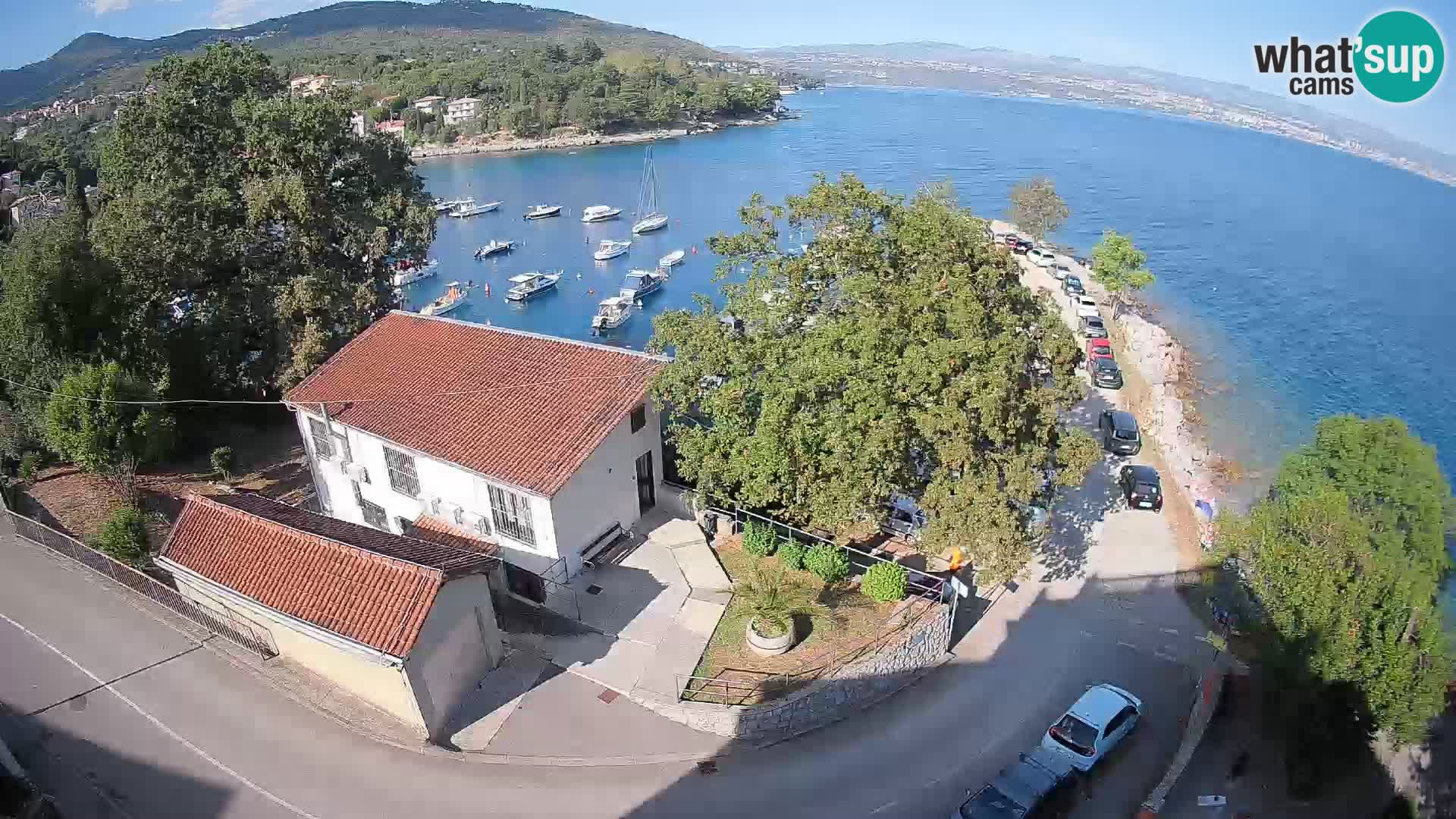Web kamera luka Ika – Pogled uživo na luku i svjetla Opatije