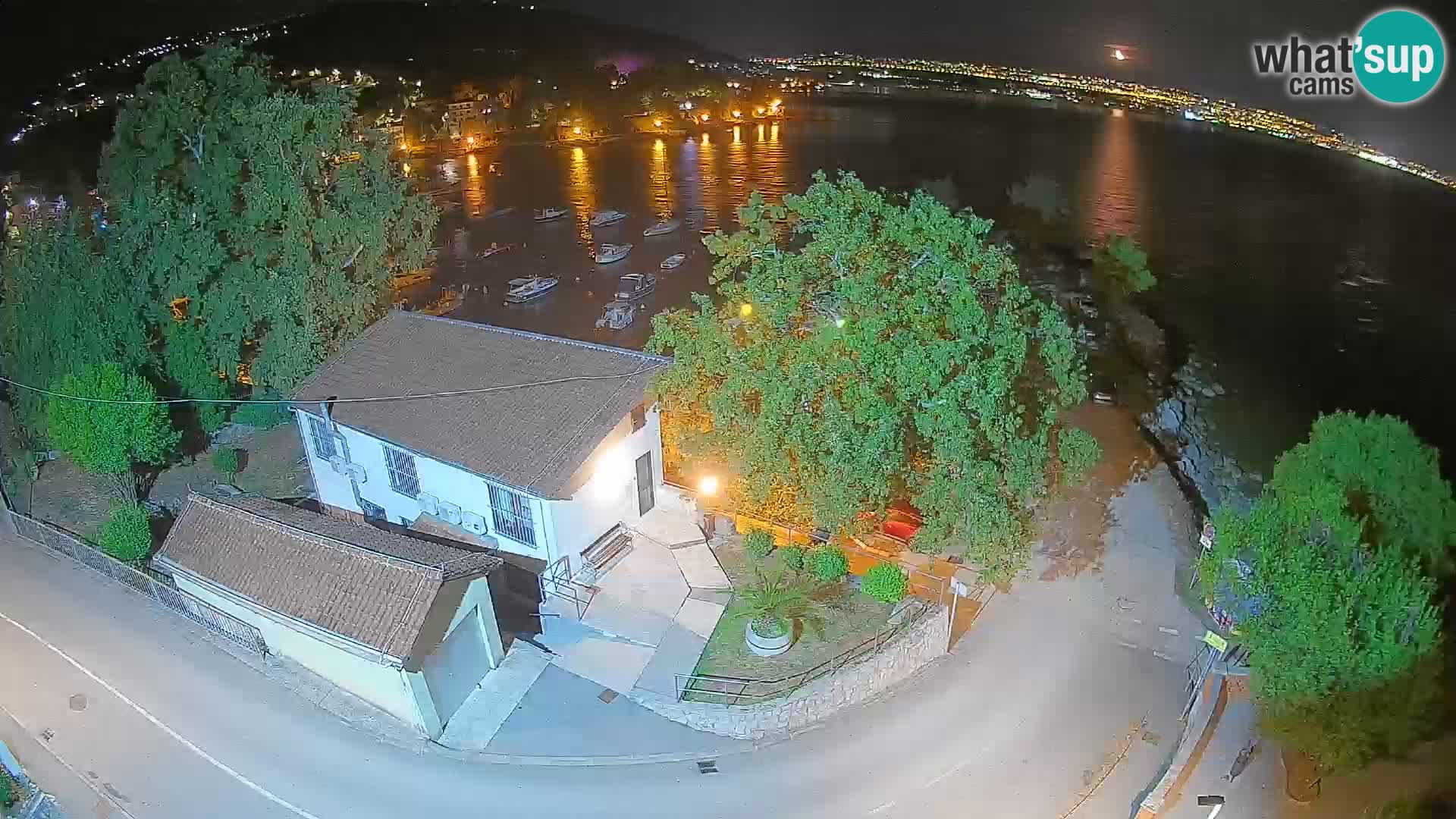 Ika Harbor Webcam – LIVE View of the Harbor and Opatija Lights