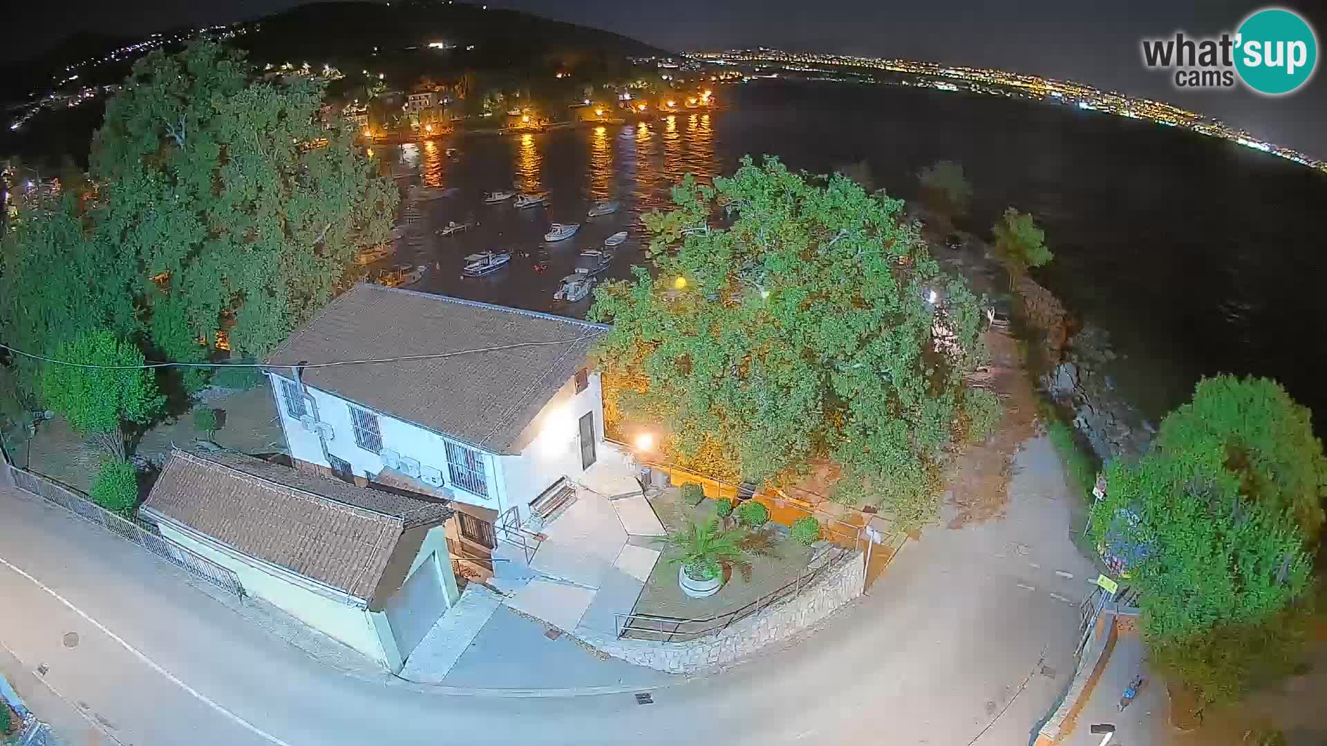 Ika Harbor Webcam – LIVE View of the Harbor and Opatija Lights