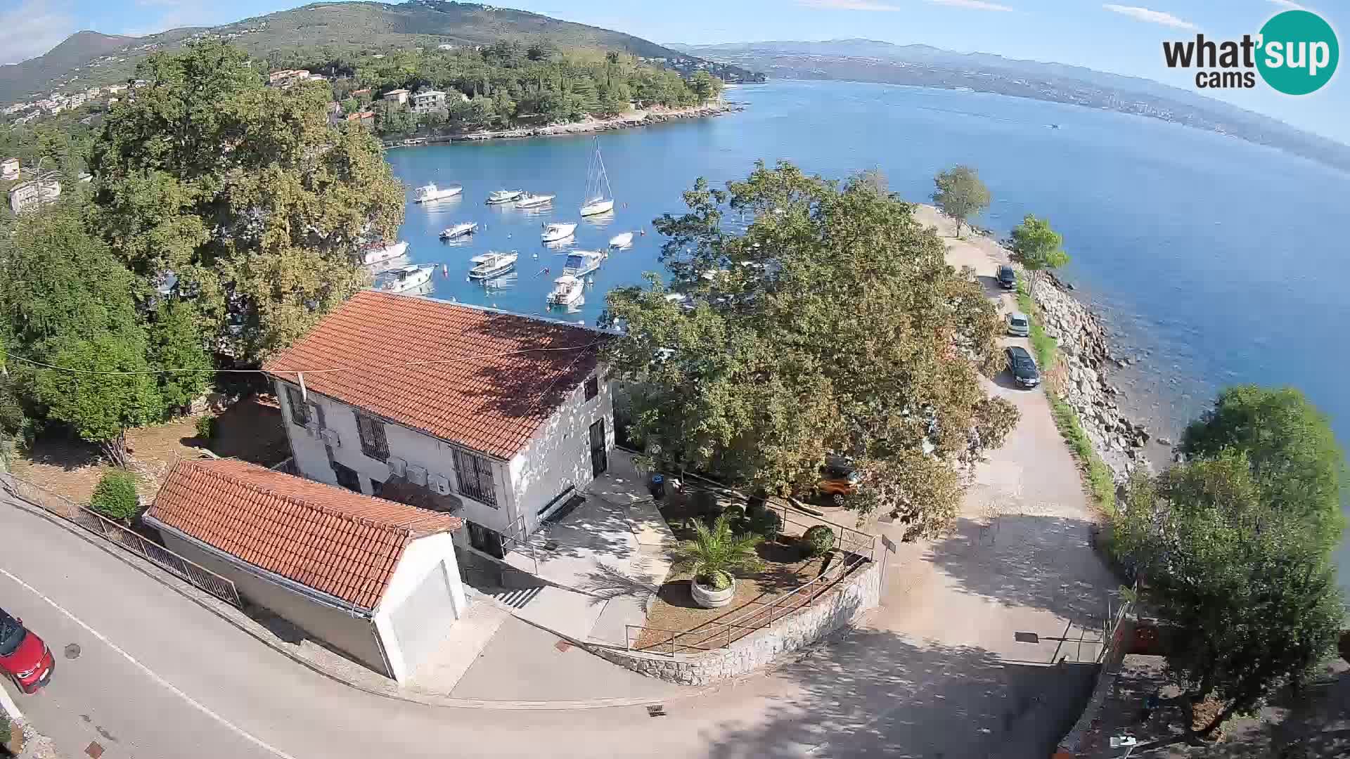 Web kamera luka Ika – Pogled uživo na luku i svjetla Opatije