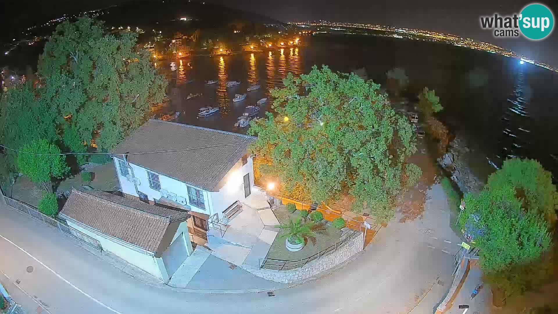Ika Harbor Webcam – LIVE View of the Harbor and Opatija Lights