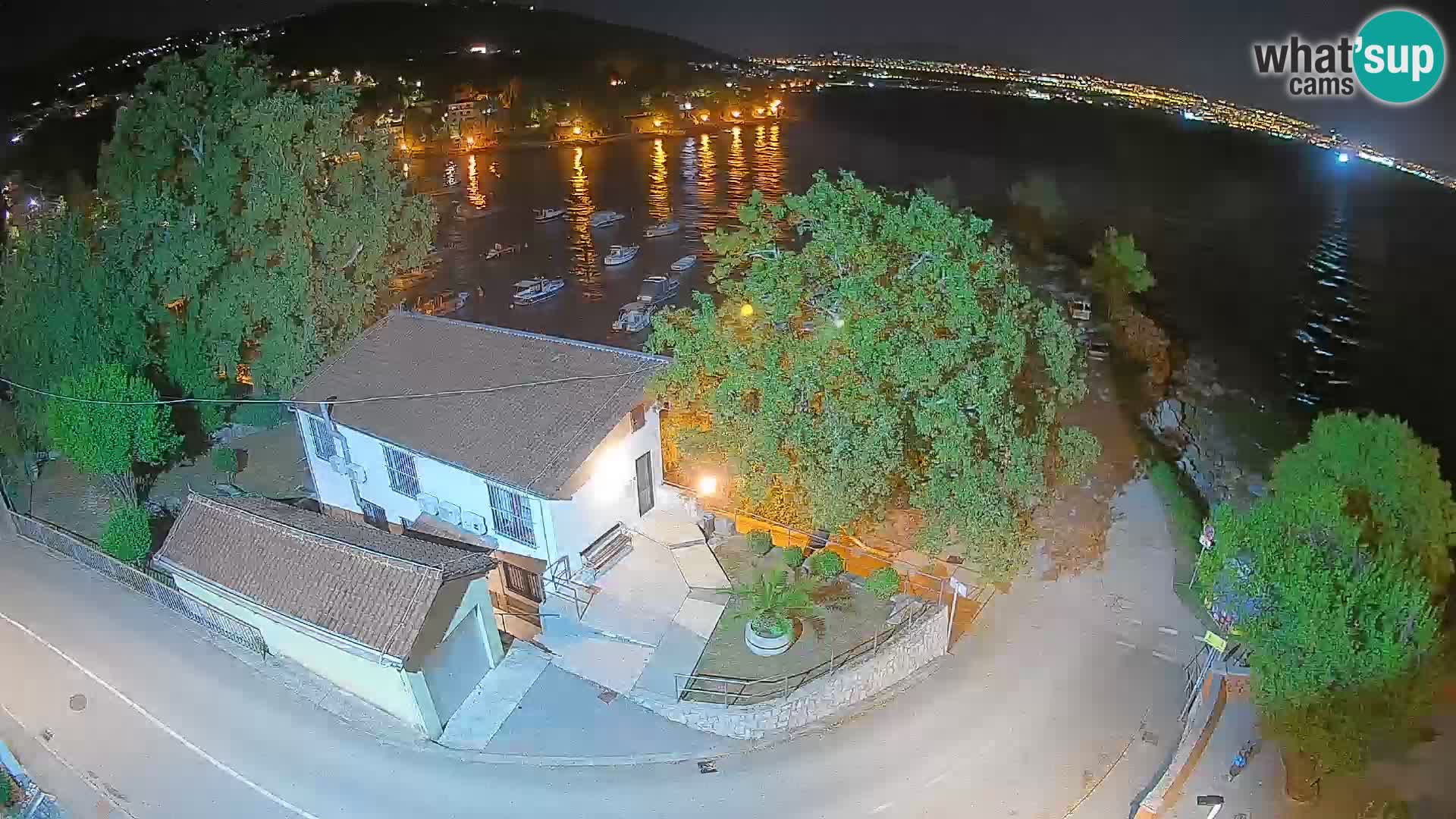 Ika Harbor Webcam – LIVE View of the Harbor and Opatija Lights