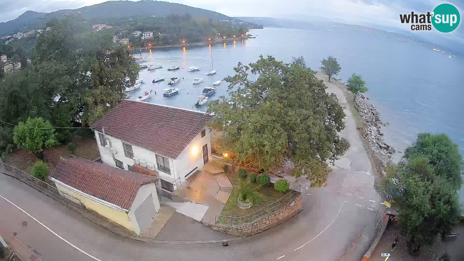 Ika Harbor Webcam – LIVE View of the Harbor and Opatija Lights