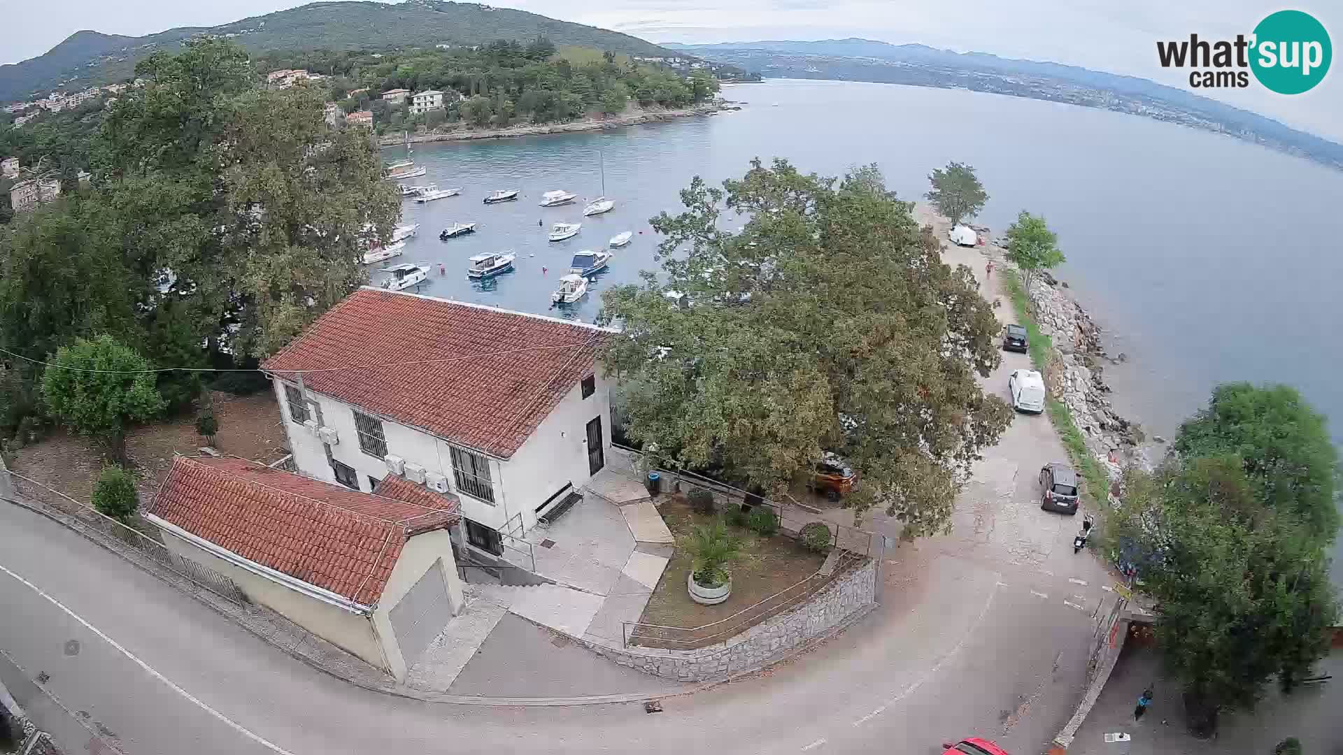 Web kamera luka Ika – Pogled uživo na luku i svjetla Opatije