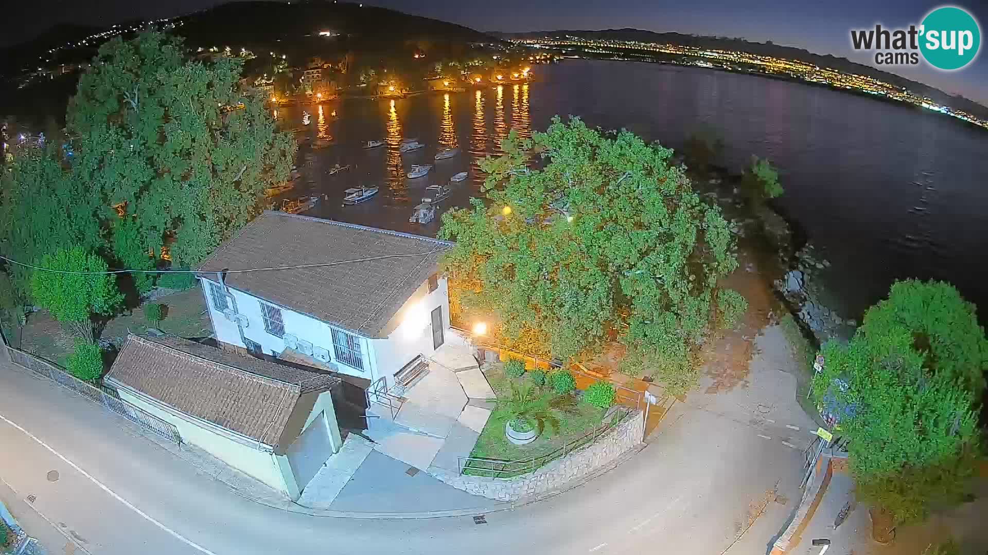 Ika Harbor Webcam – LIVE View of the Harbor and Opatija Lights