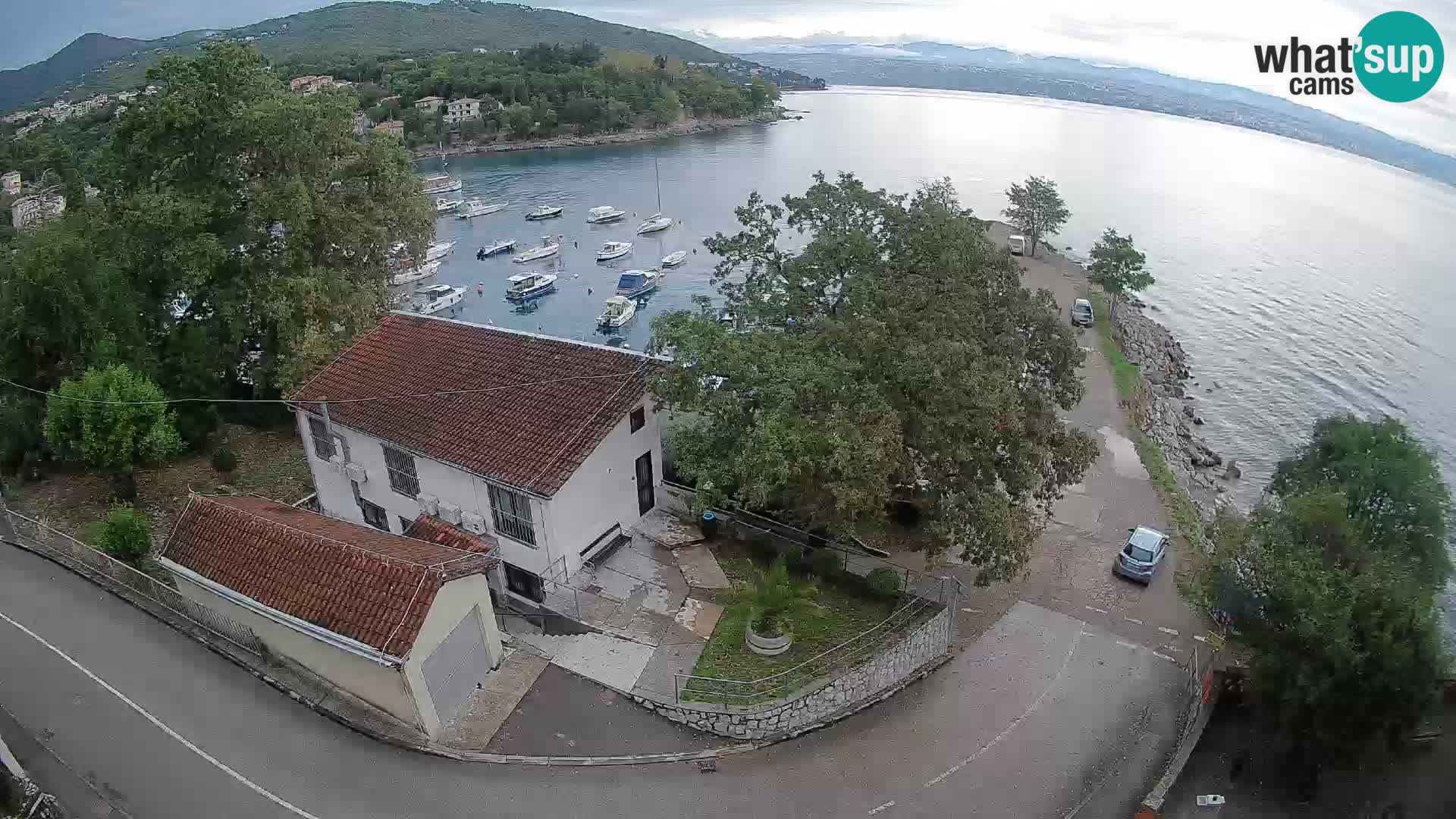 Ika Harbor Webcam – LIVE View of the Harbor and Opatija Lights