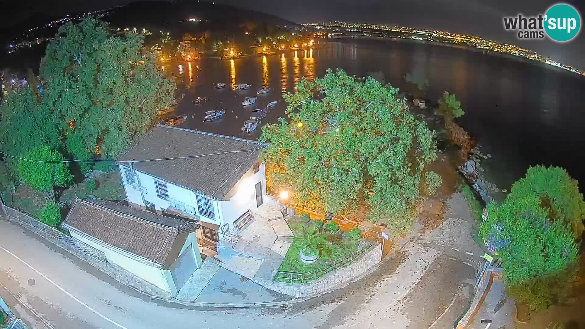 Ika Harbor Webcam – LIVE View of the Harbor and Opatija Lights