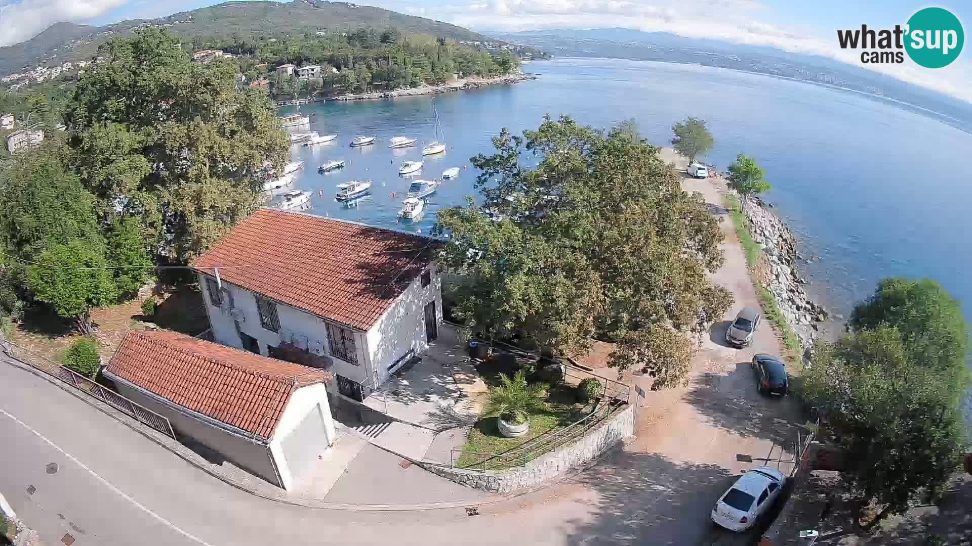 Spletna kamera pristanišče Ika – Pogled v živo na pristanišče in luči Opatije