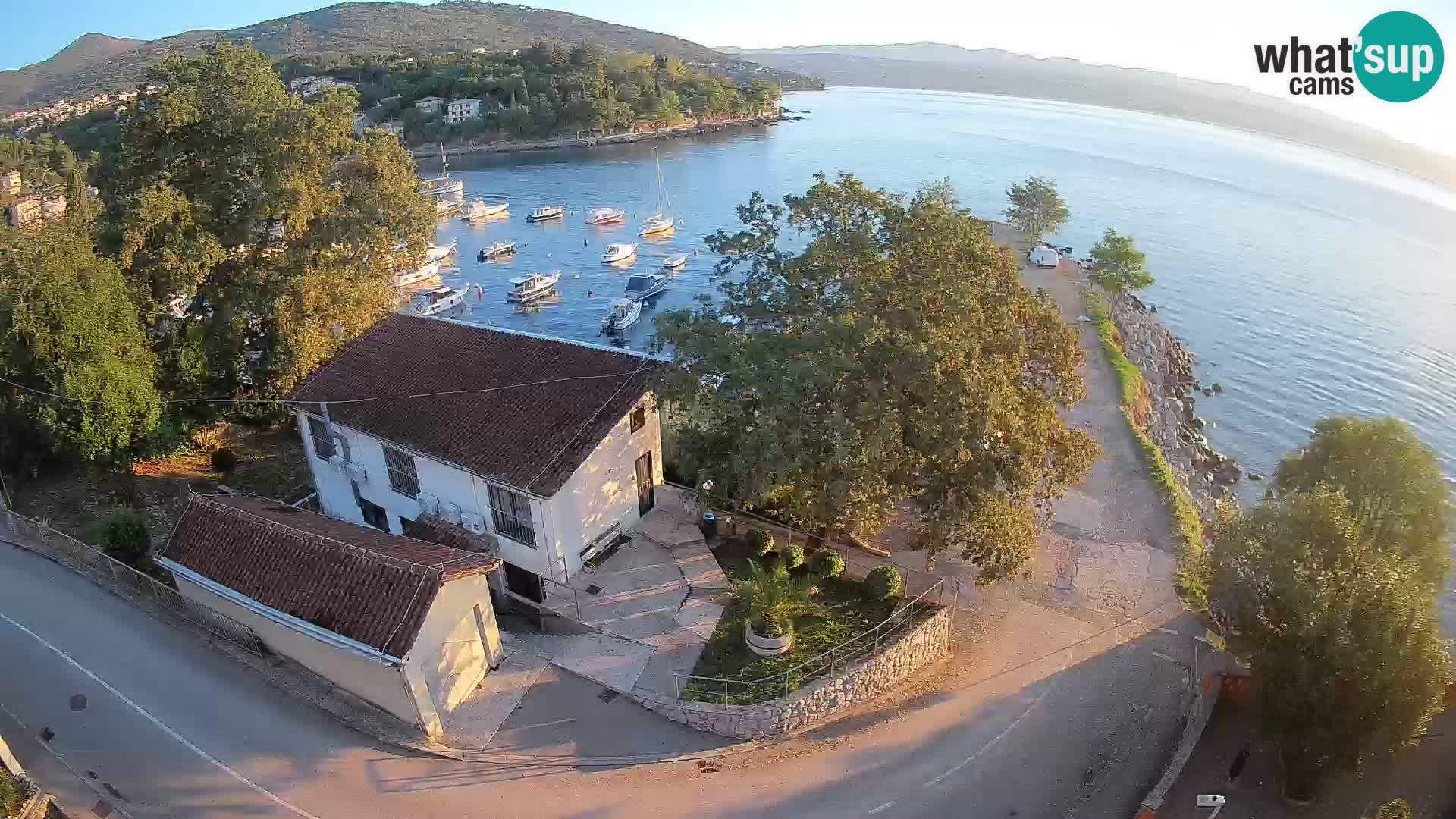 Ika Harbor Webcam – LIVE View of the Harbor and Opatija Lights