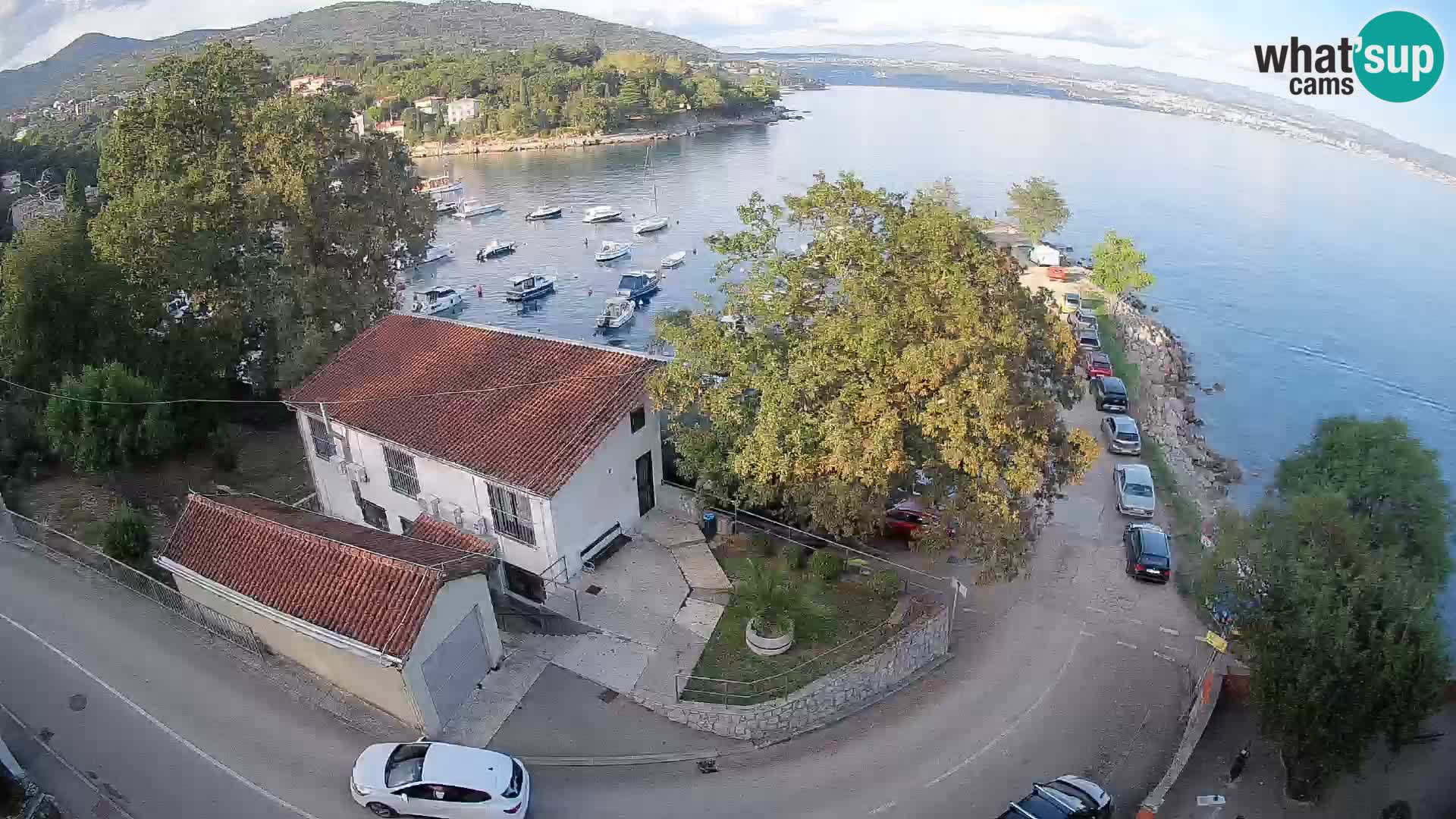 Web kamera luka Ika – Pogled uživo na luku i svjetla Opatije