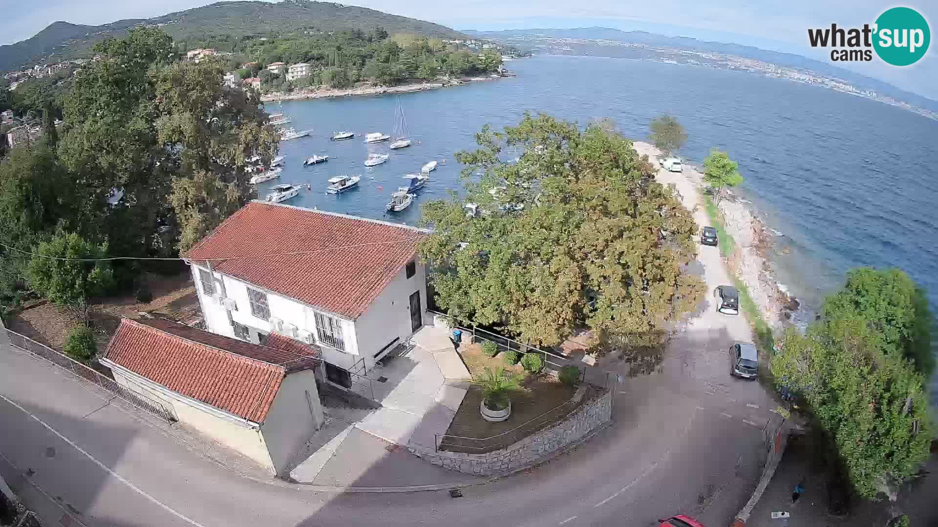 Web kamera luka Ika – Pogled uživo na luku i svjetla Opatije