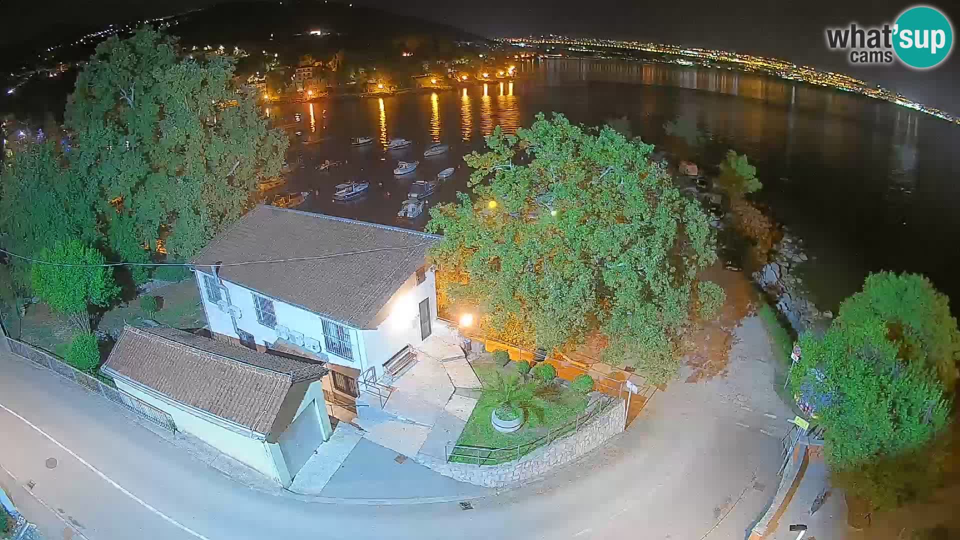 Ika Harbor Webcam – LIVE View of the Harbor and Opatija Lights