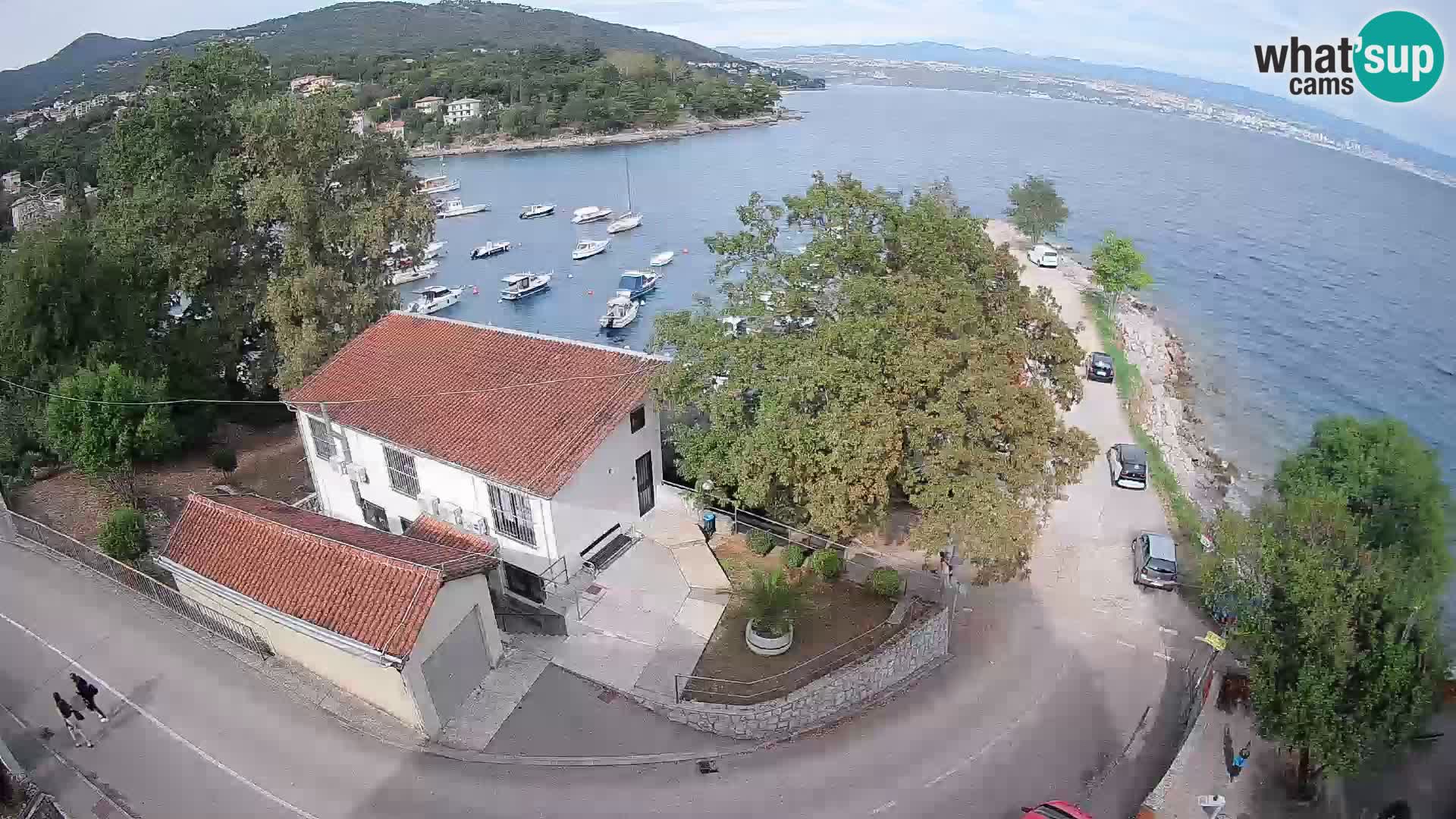 Web kamera luka Ika – Pogled uživo na luku i svjetla Opatije