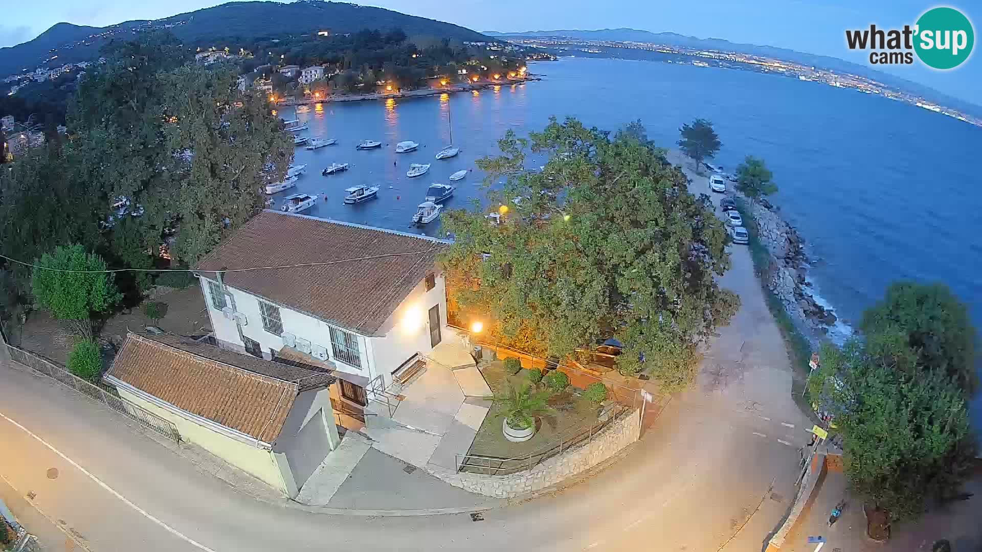 Ika Harbor Webcam – LIVE View of the Harbor and Opatija Lights