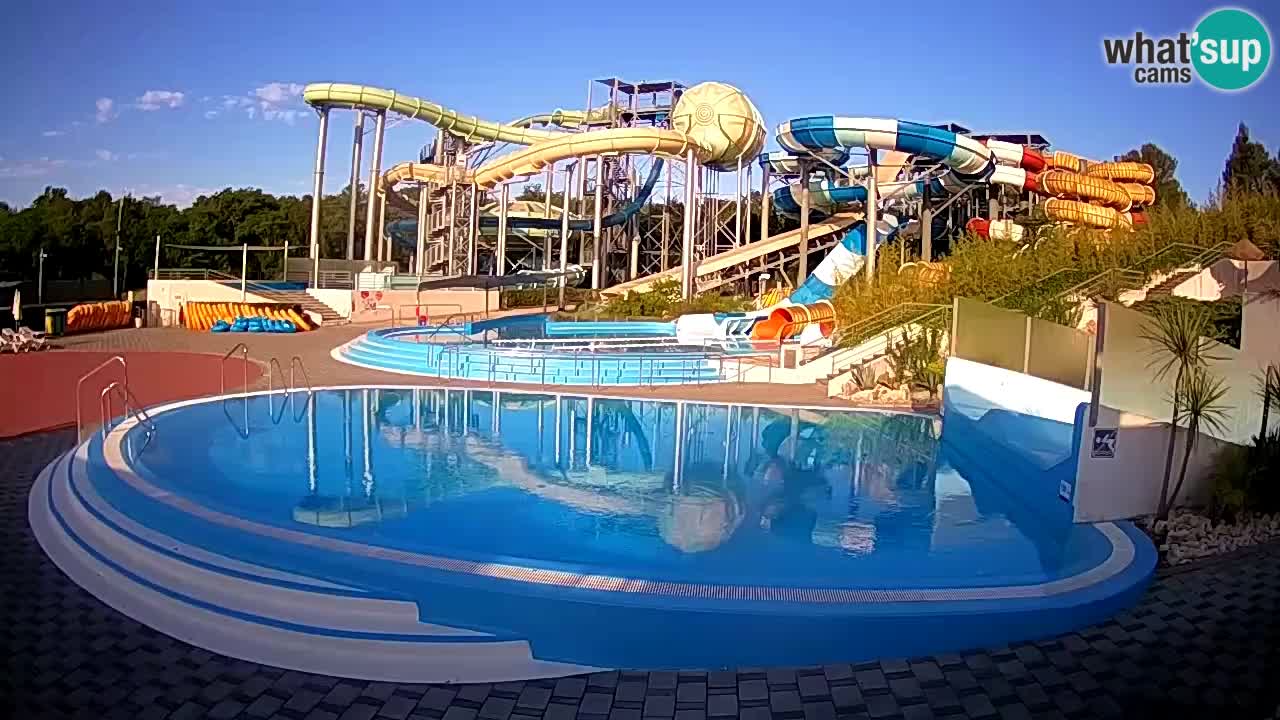 Istralandia webcam – Six water slide square