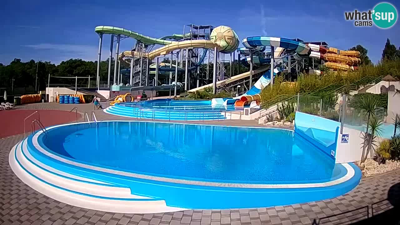 Istralandia livecam – Six water slide square