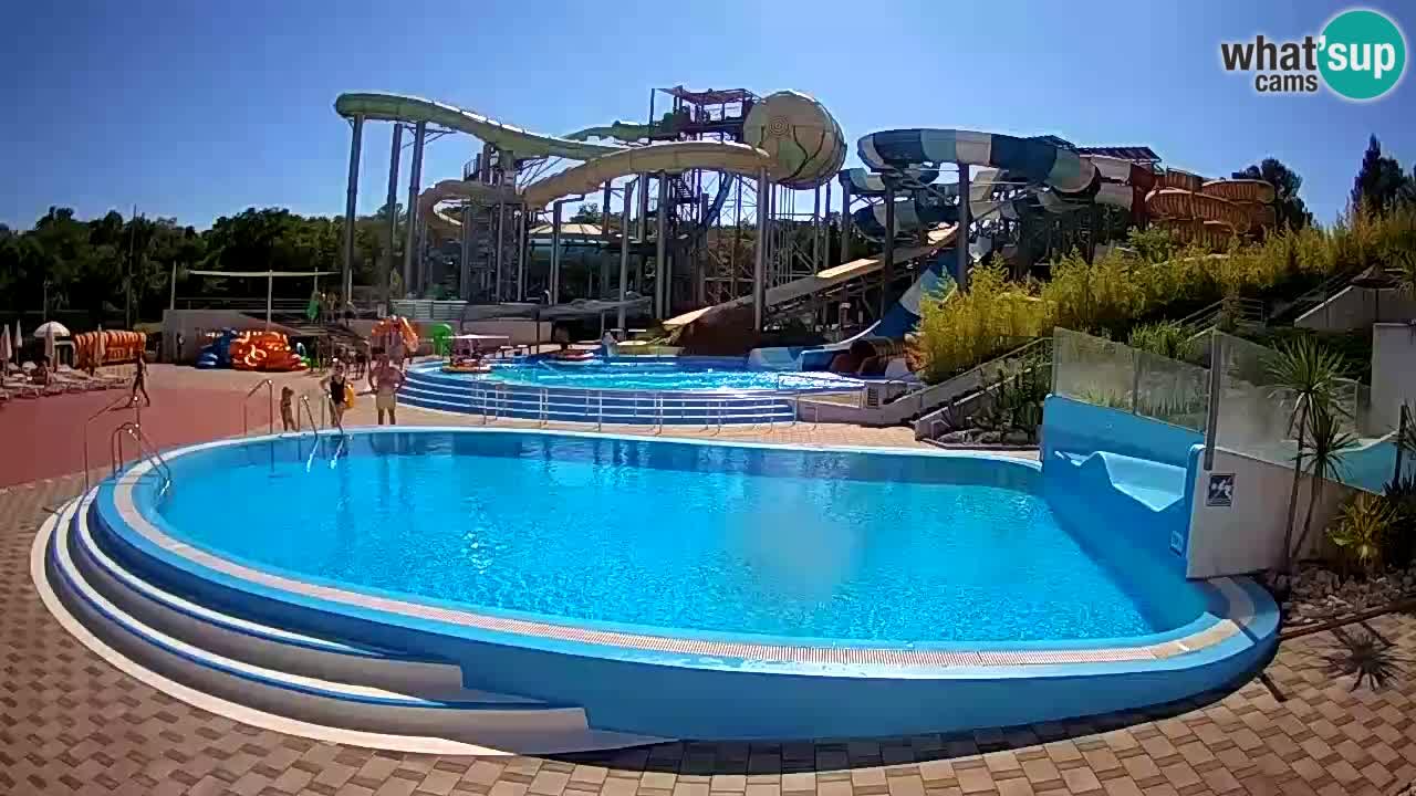 Istralandia webcam – Six water slide square