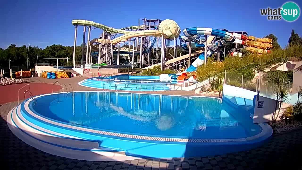 Istralandia livecam – Six water slide square