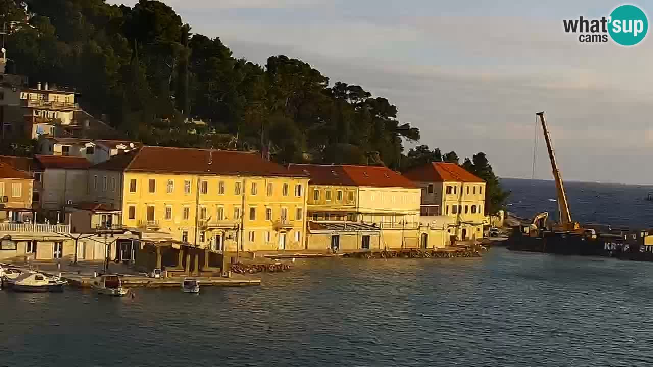 Jelsa vrtljiva spletna kamera otok Hvar – Dalmacija – Hrvaška