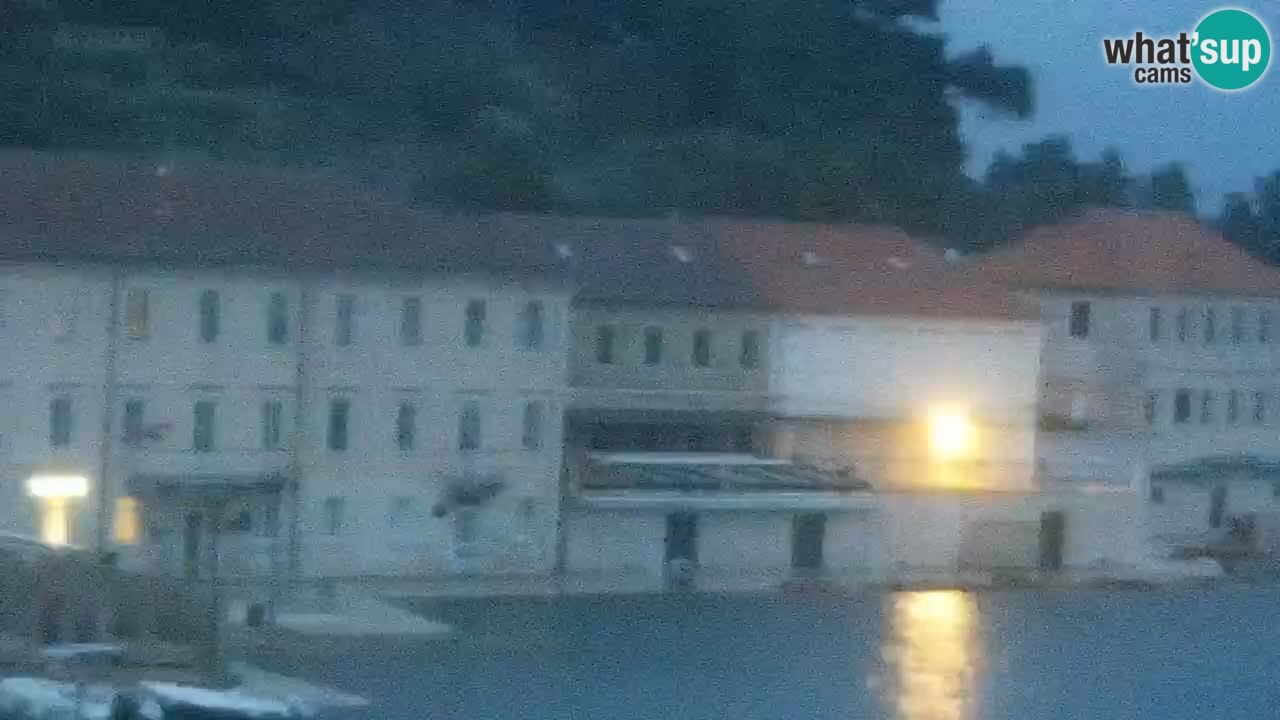 Jelsa vrtljiva spletna kamera otok Hvar – Dalmacija – Hrvaška