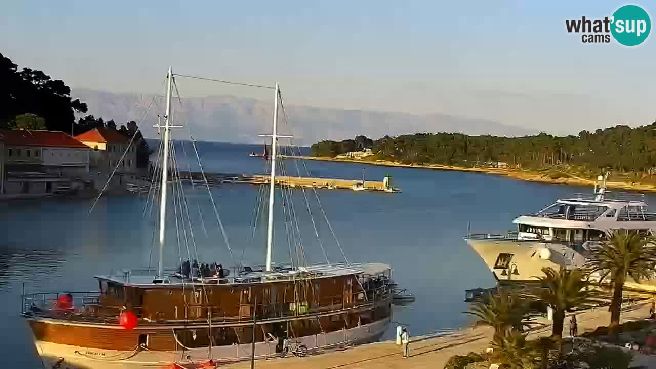 Jelsa vrtljiva spletna kamera otok Hvar – Dalmacija – Hrvaška