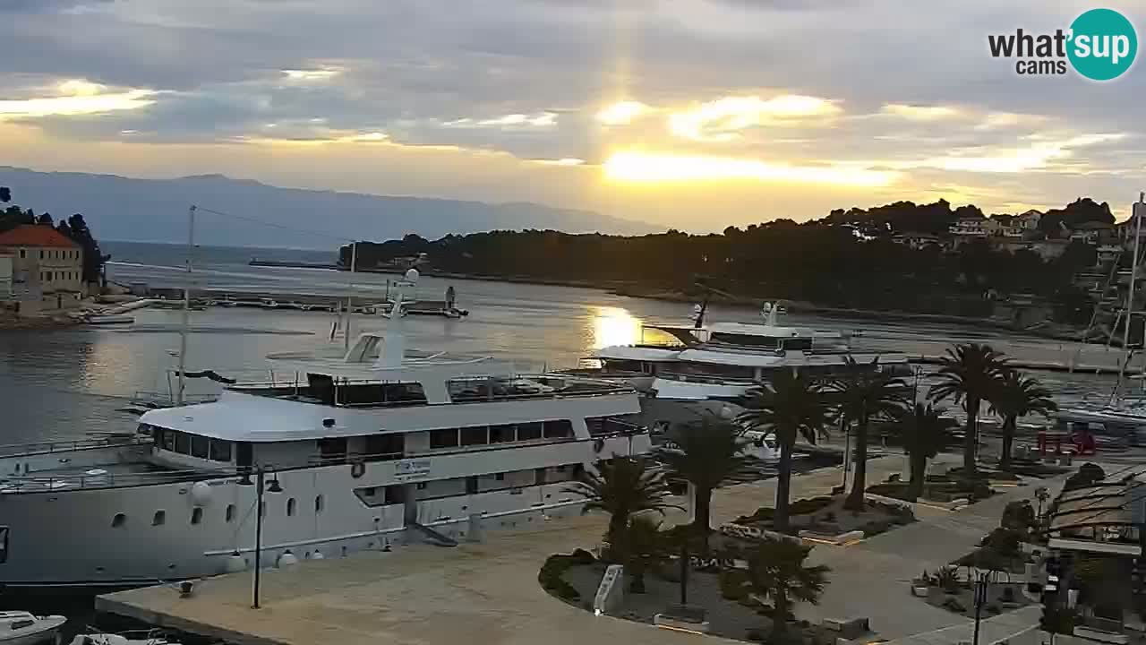 Jelsa vrtljiva spletna kamera otok Hvar – Dalmacija – Hrvaška