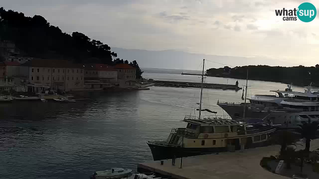 Jelsa vrtljiva spletna kamera otok Hvar – Dalmacija – Hrvaška
