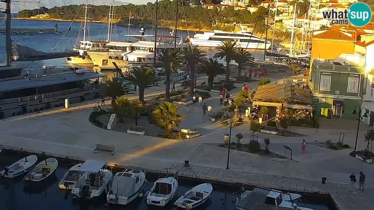 Jelsa vrtljiva spletna kamera otok Hvar – Dalmacija – Hrvaška