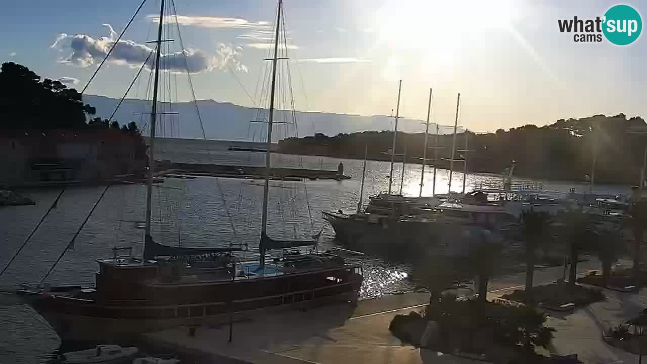 Jelsa vrtljiva spletna kamera otok Hvar – Dalmacija – Hrvaška
