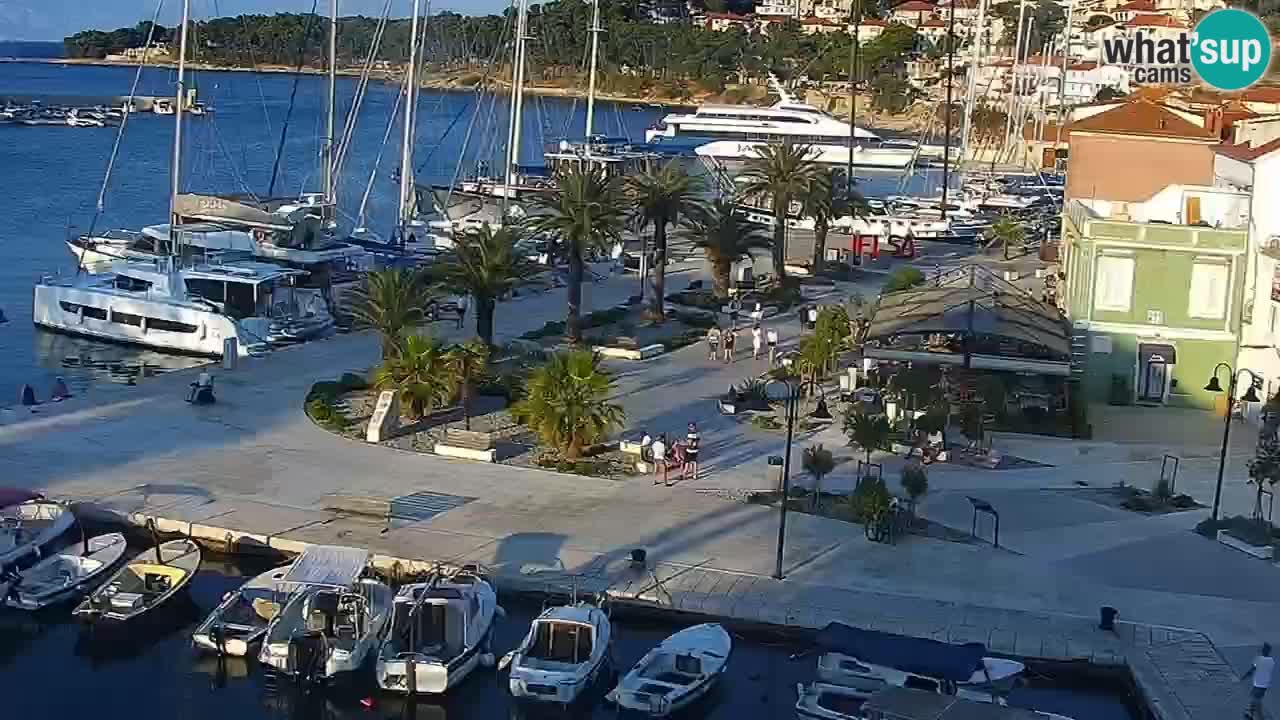 Jelsa vrtljiva spletna kamera otok Hvar – Dalmacija – Hrvaška