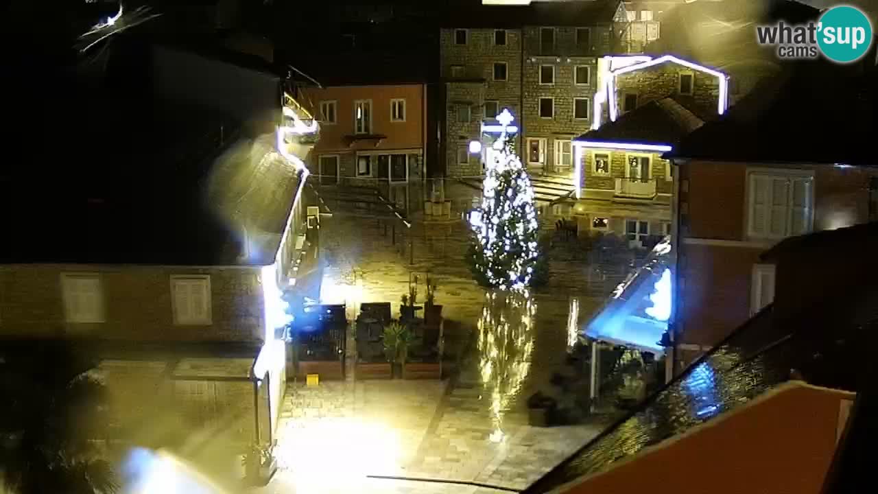 Jelsa vrtljiva spletna kamera otok Hvar – Dalmacija – Hrvaška