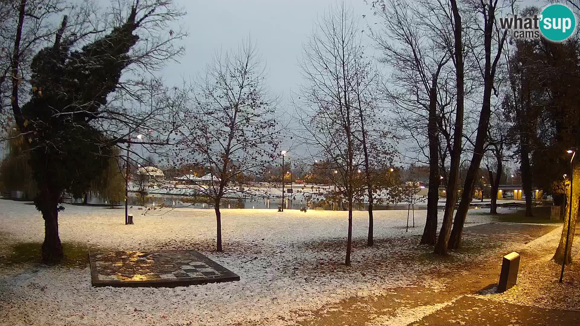 V ŽIVO Spletna kamera Karlovac – mestno kopališče Foginovo – Korana – Hrvaška