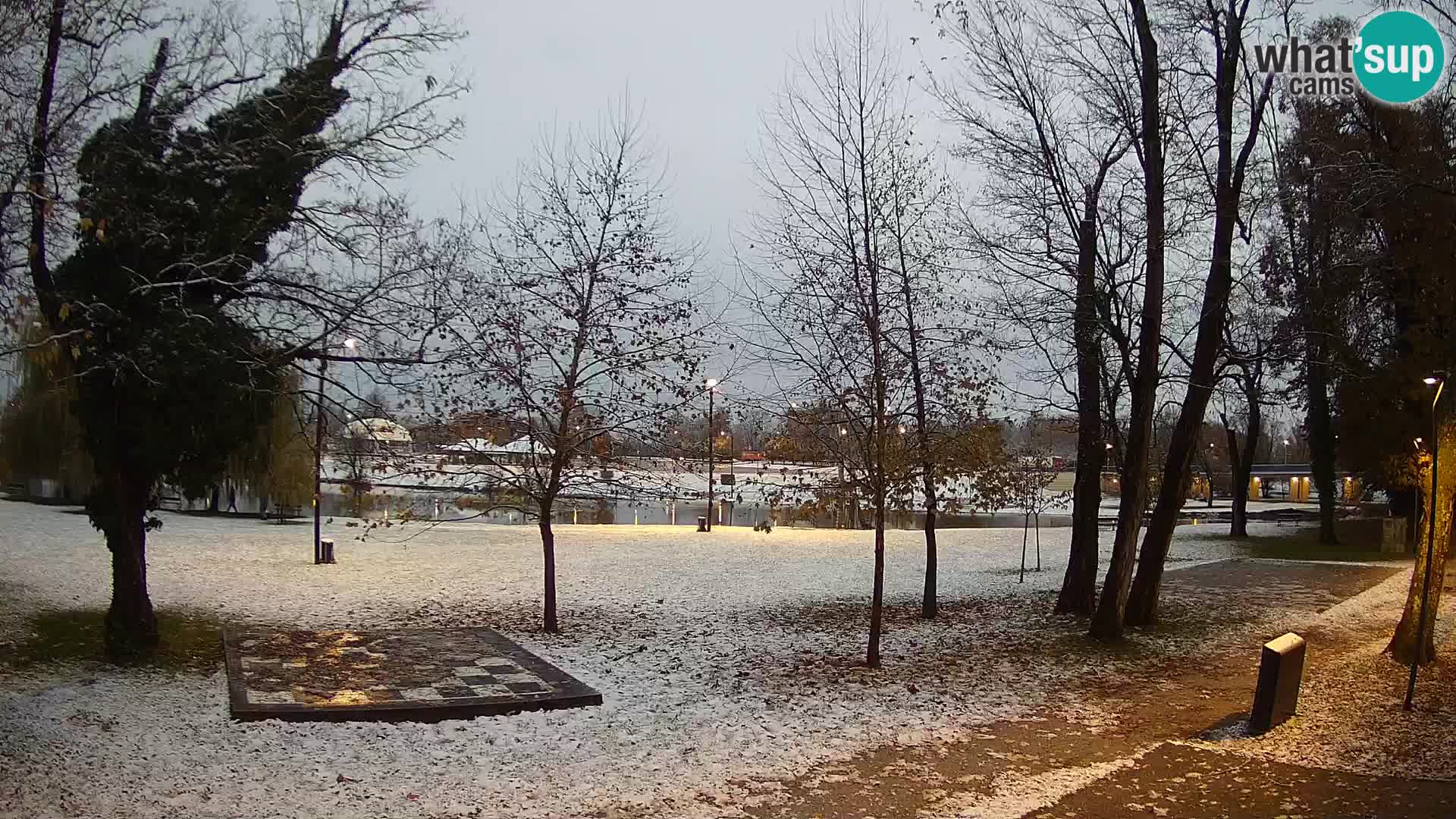 V ŽIVO Spletna kamera Karlovac – mestno kopališče Foginovo – Korana – Hrvaška