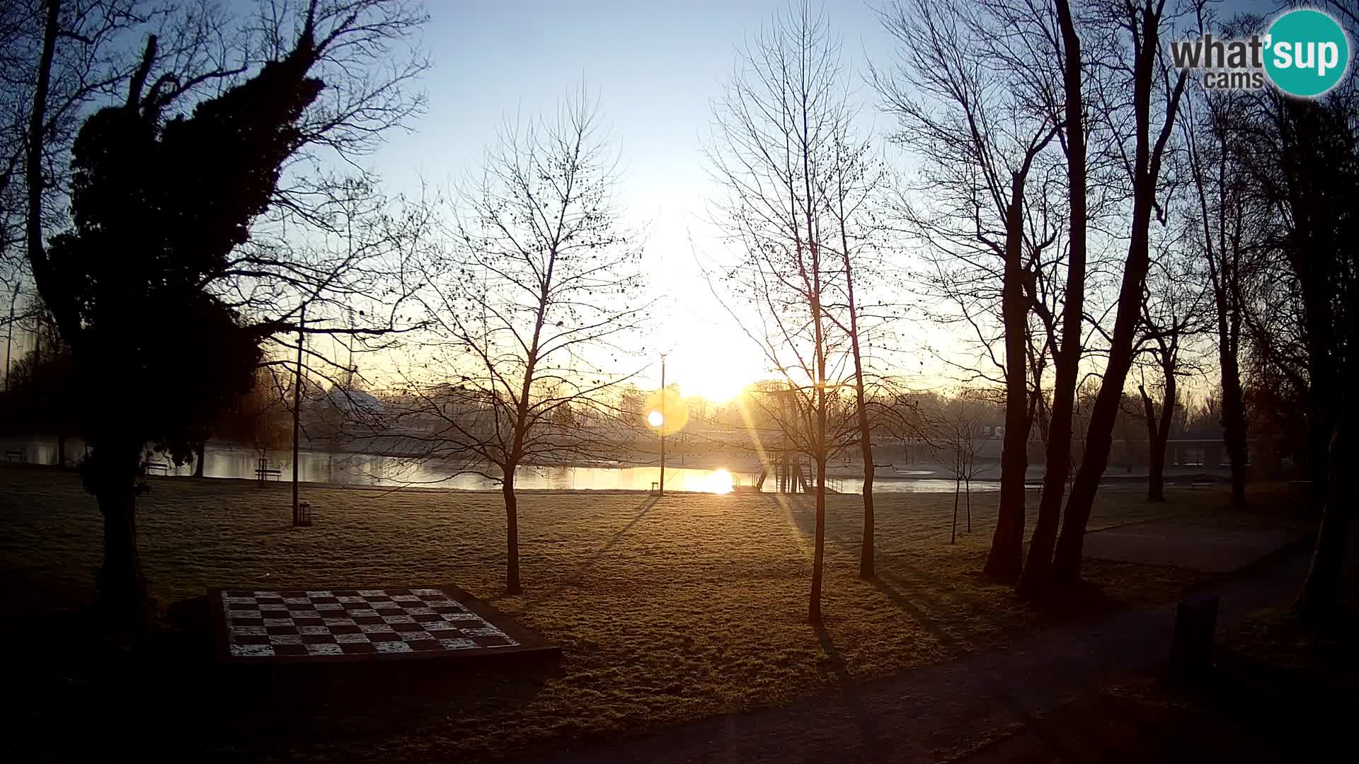 Webcam Karlovac EN DIRECT – Piscine extérieure Foginovo – Korana – Croatie