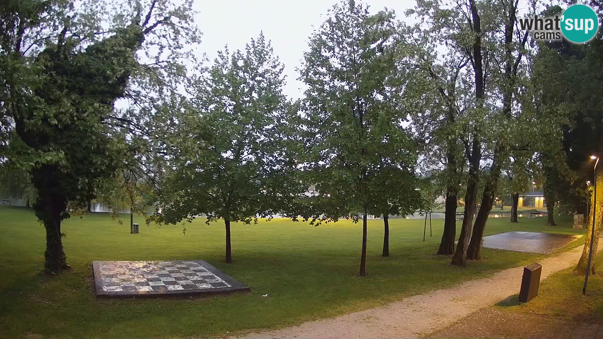 V ŽIVO Spletna kamera Karlovac – mestno kopališče Foginovo – Korana – Hrvaška