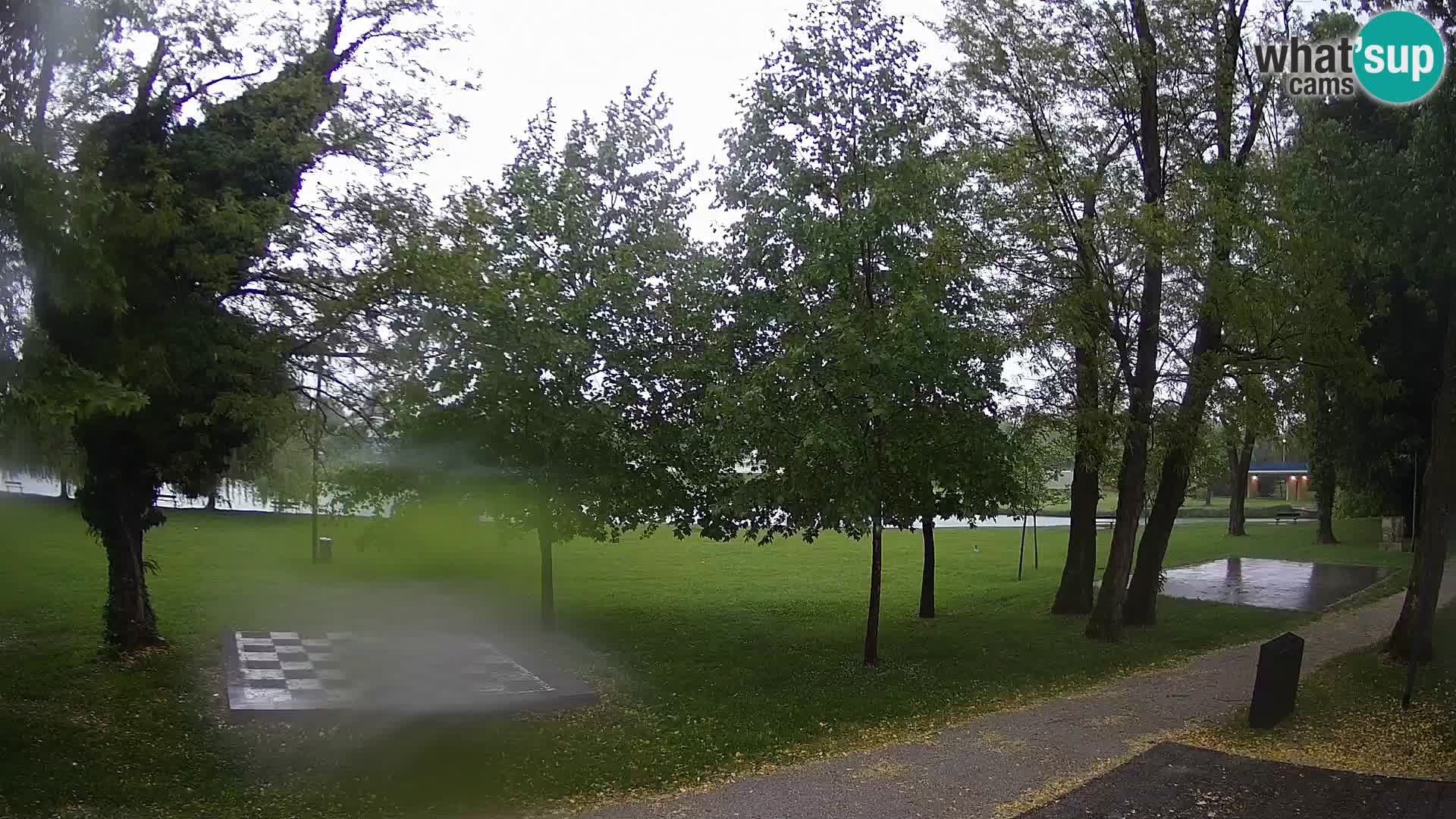V ŽIVO Spletna kamera Karlovac – mestno kopališče Foginovo – Korana – Hrvaška