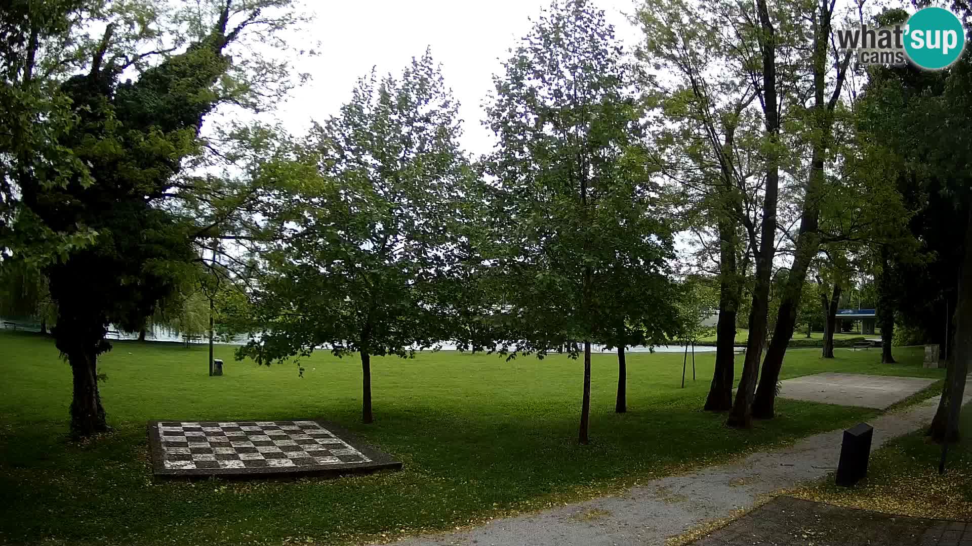 V ŽIVO Spletna kamera Karlovac – mestno kopališče Foginovo – Korana – Hrvaška