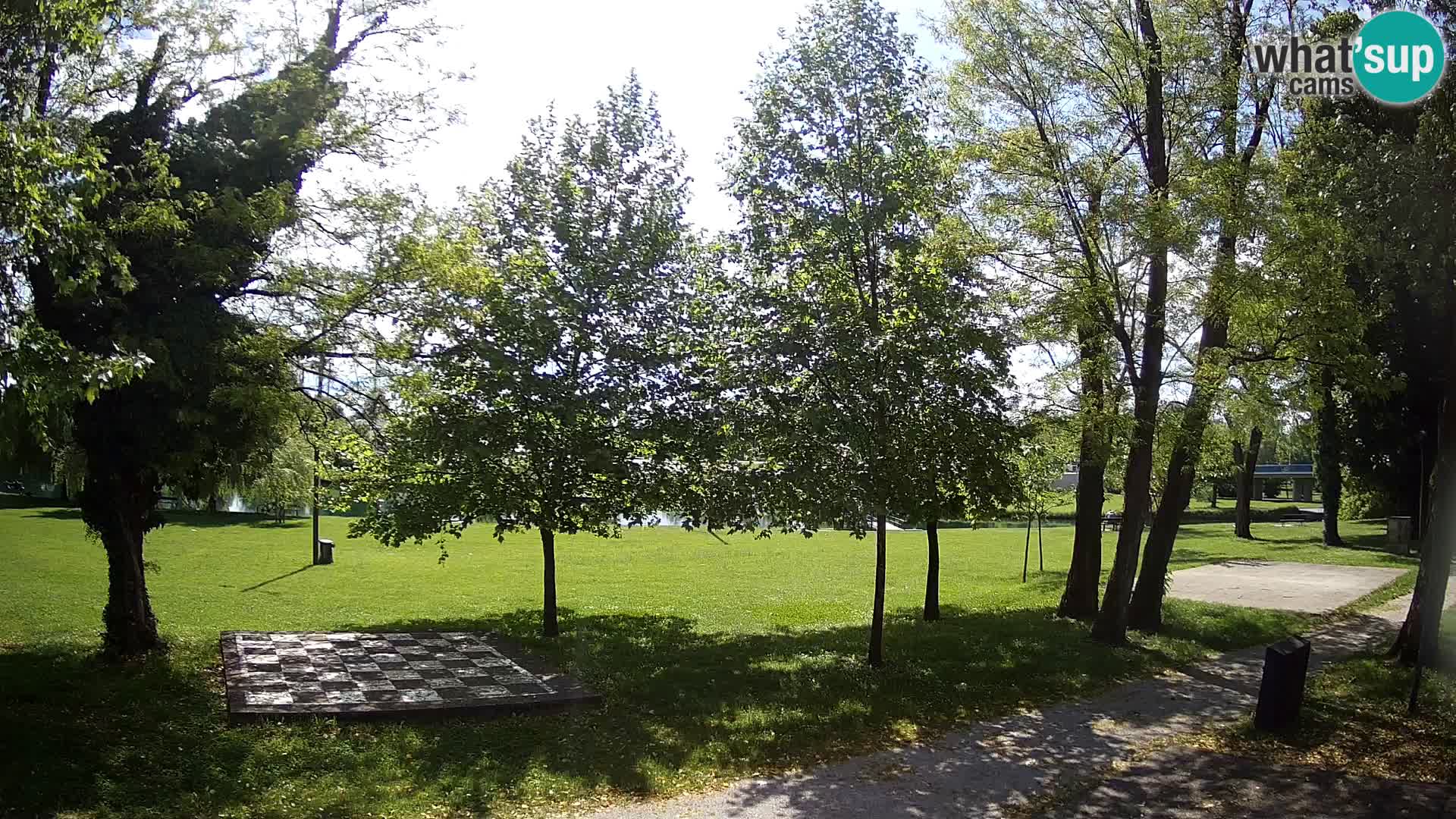 V ŽIVO Spletna kamera Karlovac – mestno kopališče Foginovo – Korana – Hrvaška