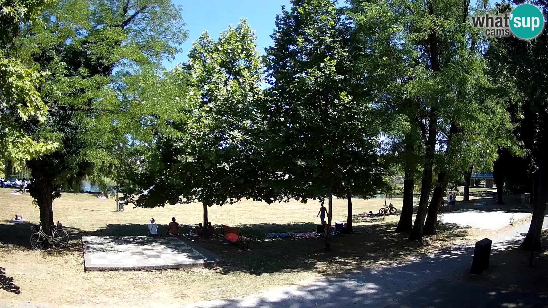 Webcam Karlovac EN DIRECT – Piscine extérieure Foginovo – Korana – Croatie