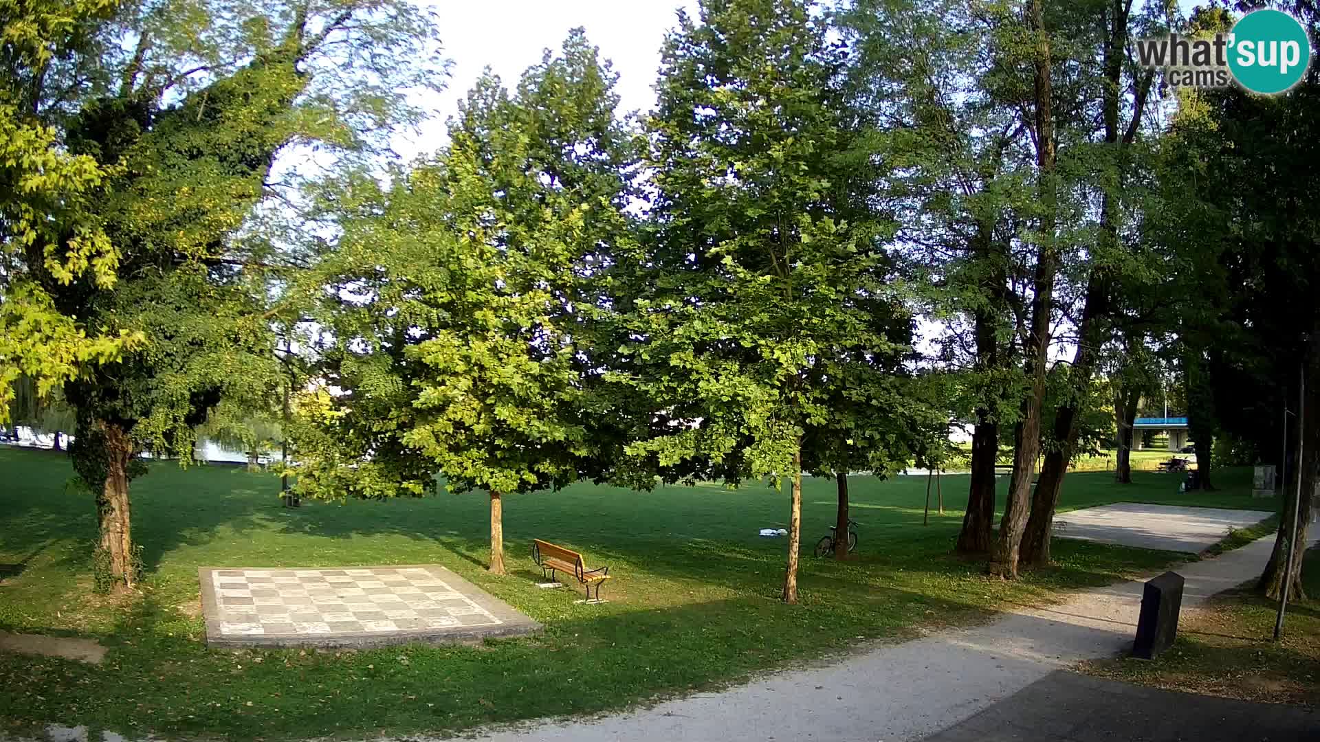 V ŽIVO Spletna kamera Karlovac – mestno kopališče Foginovo – Korana – Hrvaška