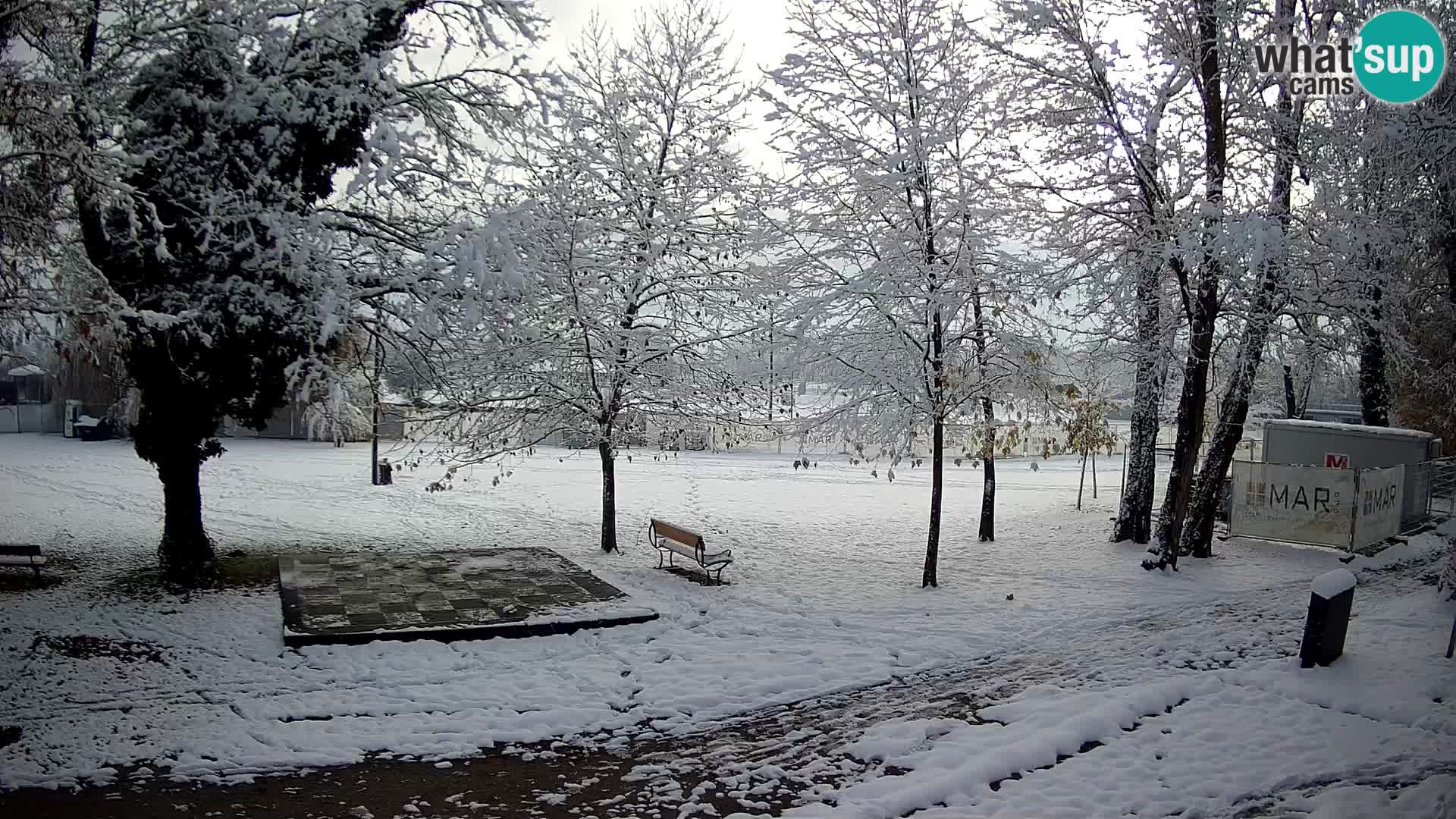 V ŽIVO Spletna kamera Karlovac – mestno kopališče Foginovo – Korana – Hrvaška