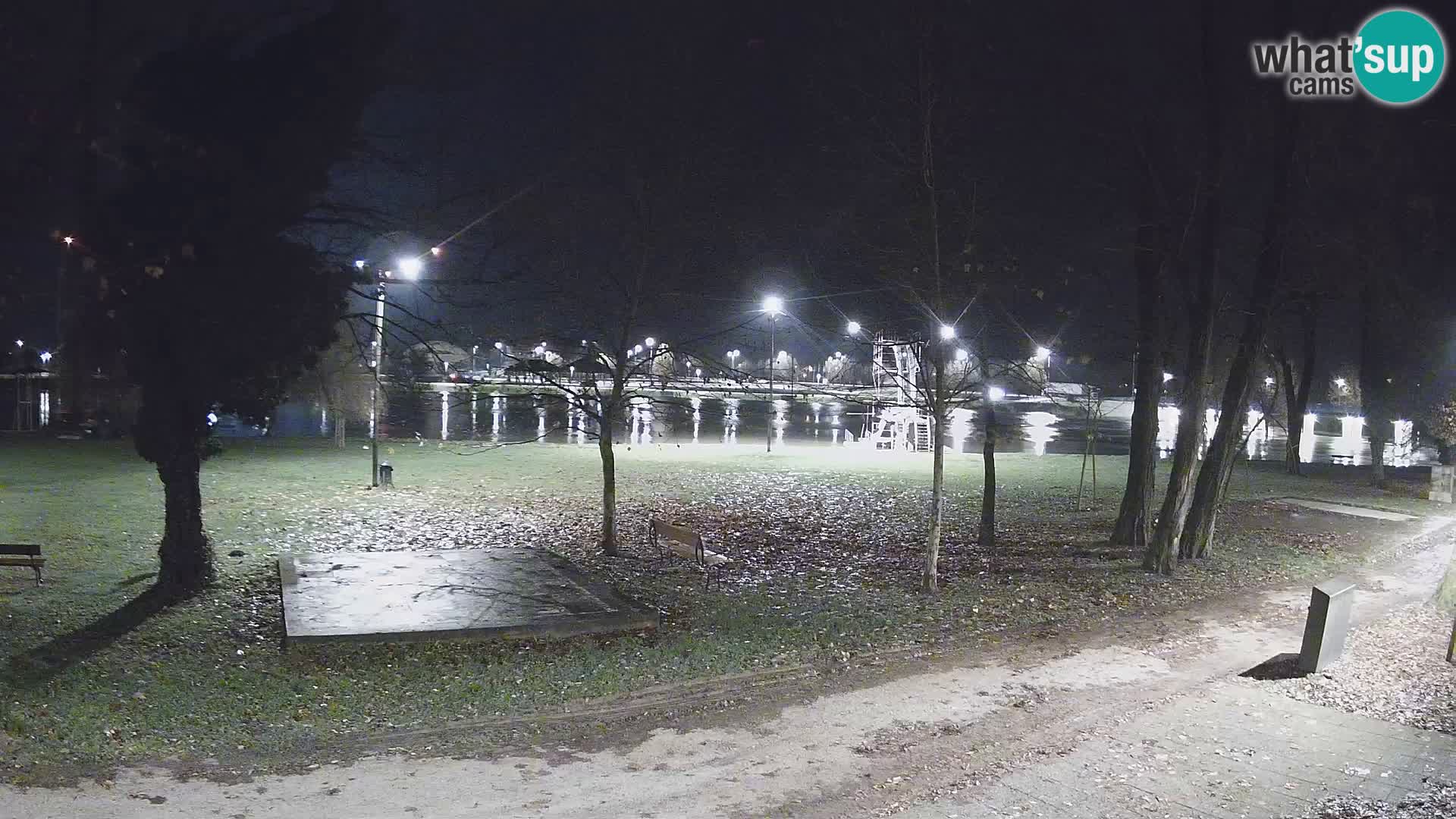 V ŽIVO Spletna kamera Karlovac – mestno kopališče Foginovo – Korana – Hrvaška