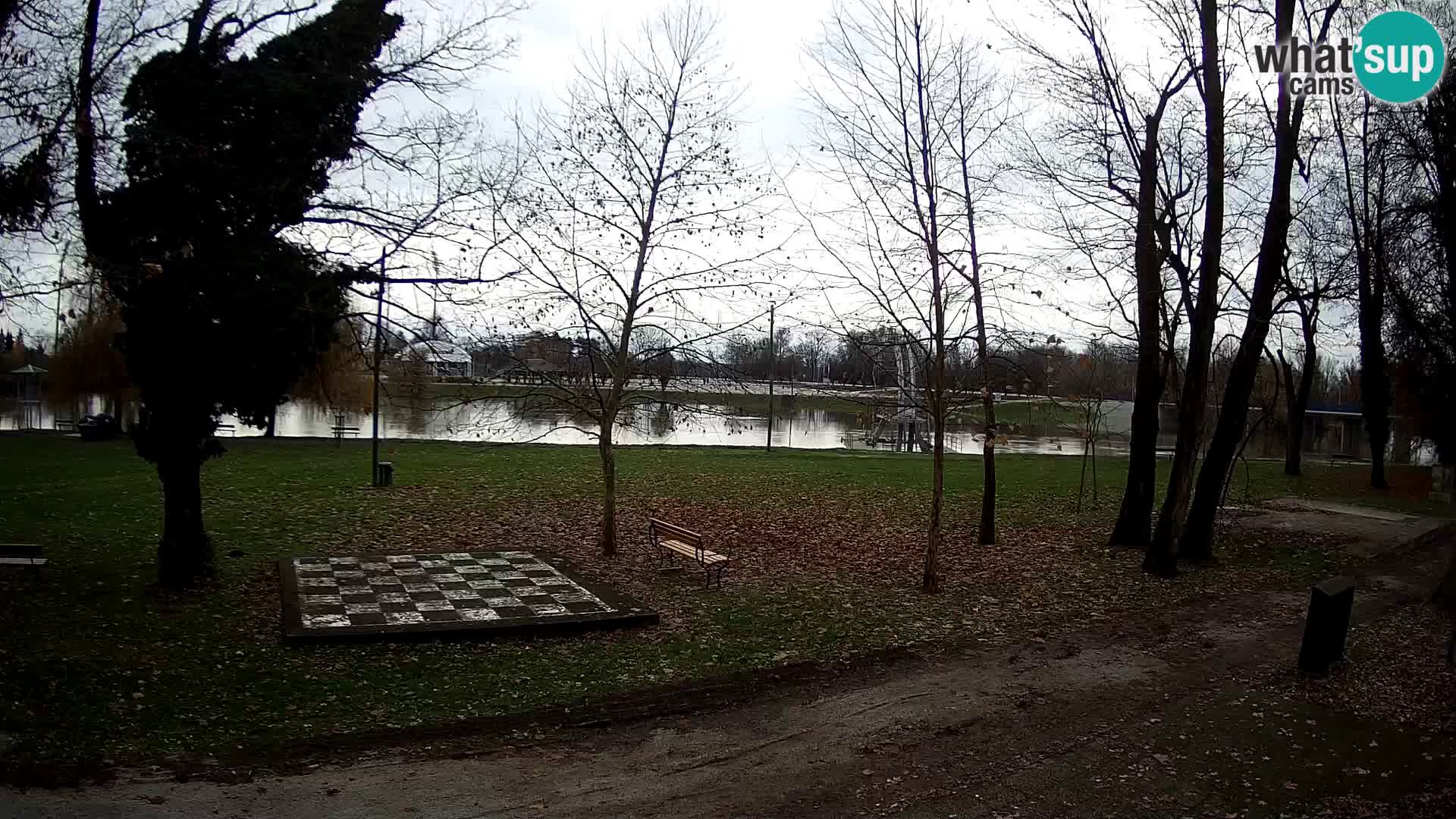 V ŽIVO Spletna kamera Karlovac – mestno kopališče Foginovo – Korana – Hrvaška