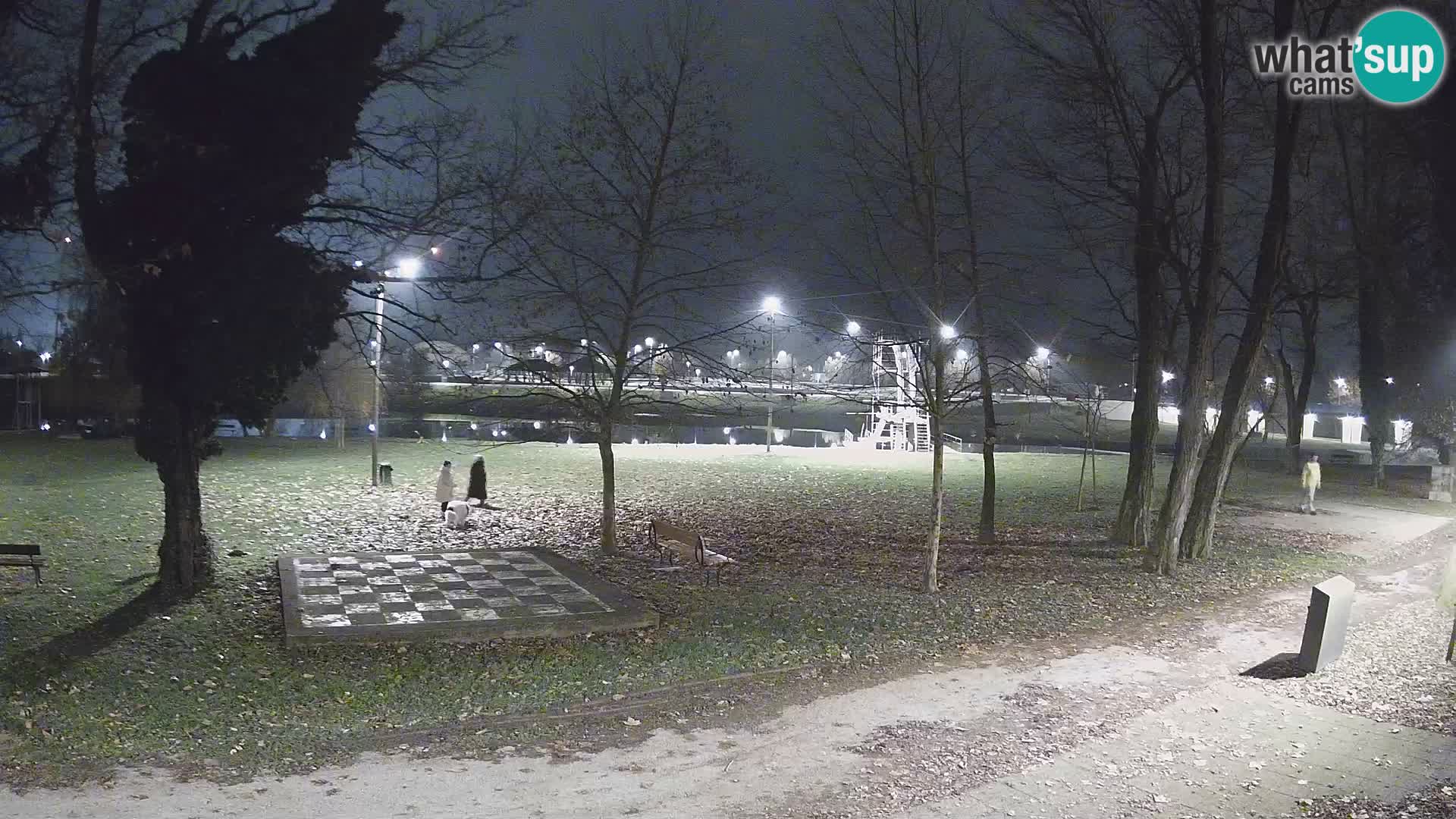 V ŽIVO Spletna kamera Karlovac – mestno kopališče Foginovo – Korana – Hrvaška