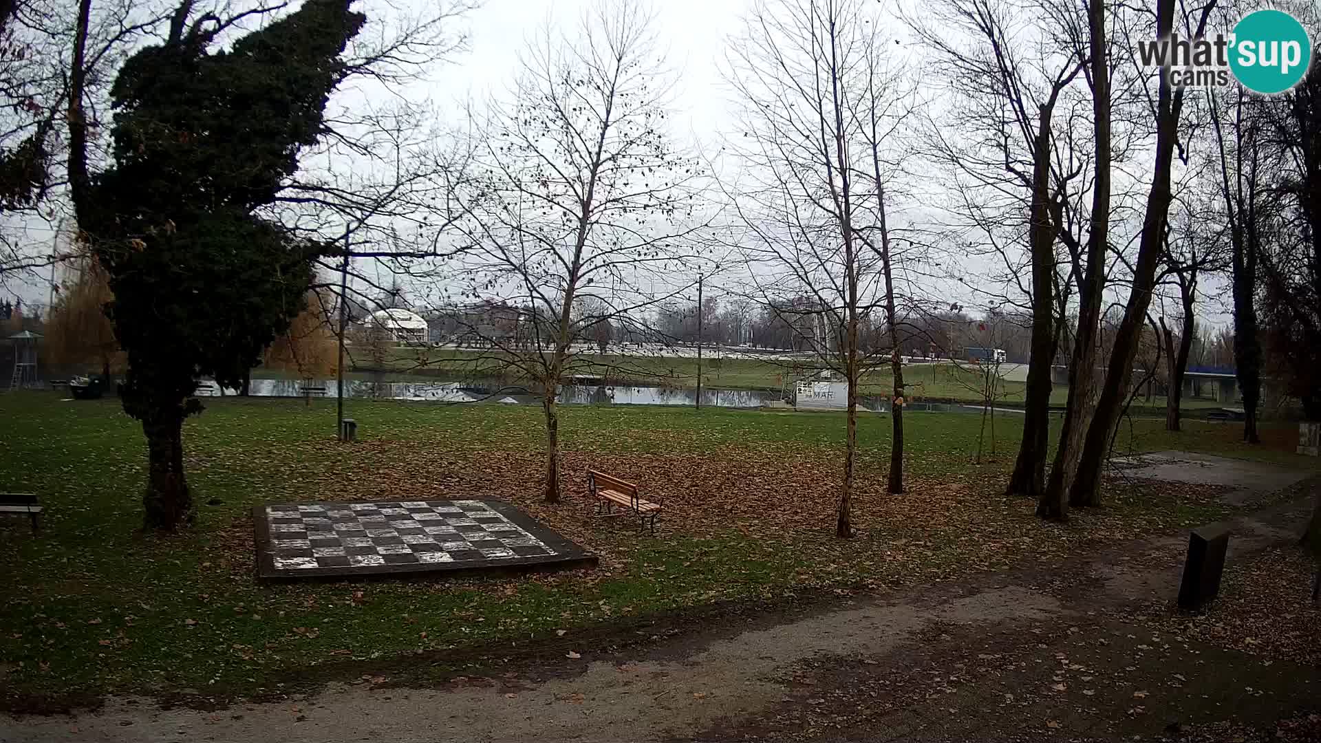 V ŽIVO Spletna kamera Karlovac – mestno kopališče Foginovo – Korana – Hrvaška