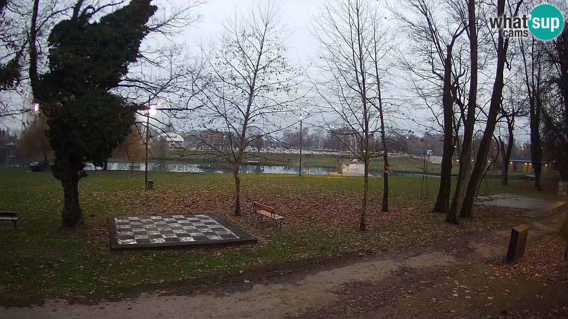 V ŽIVO Spletna kamera Karlovac – mestno kopališče Foginovo – Korana – Hrvaška