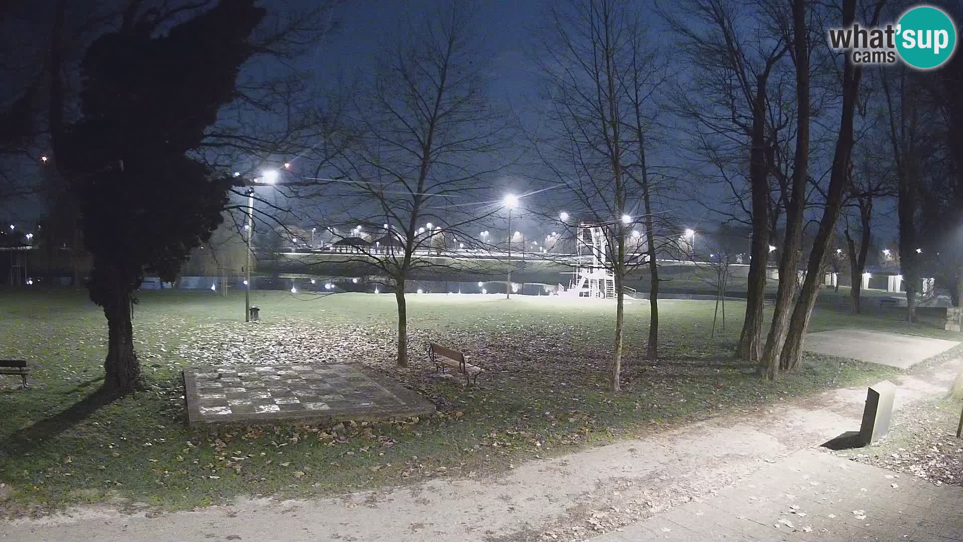 V ŽIVO Spletna kamera Karlovac – mestno kopališče Foginovo – Korana – Hrvaška