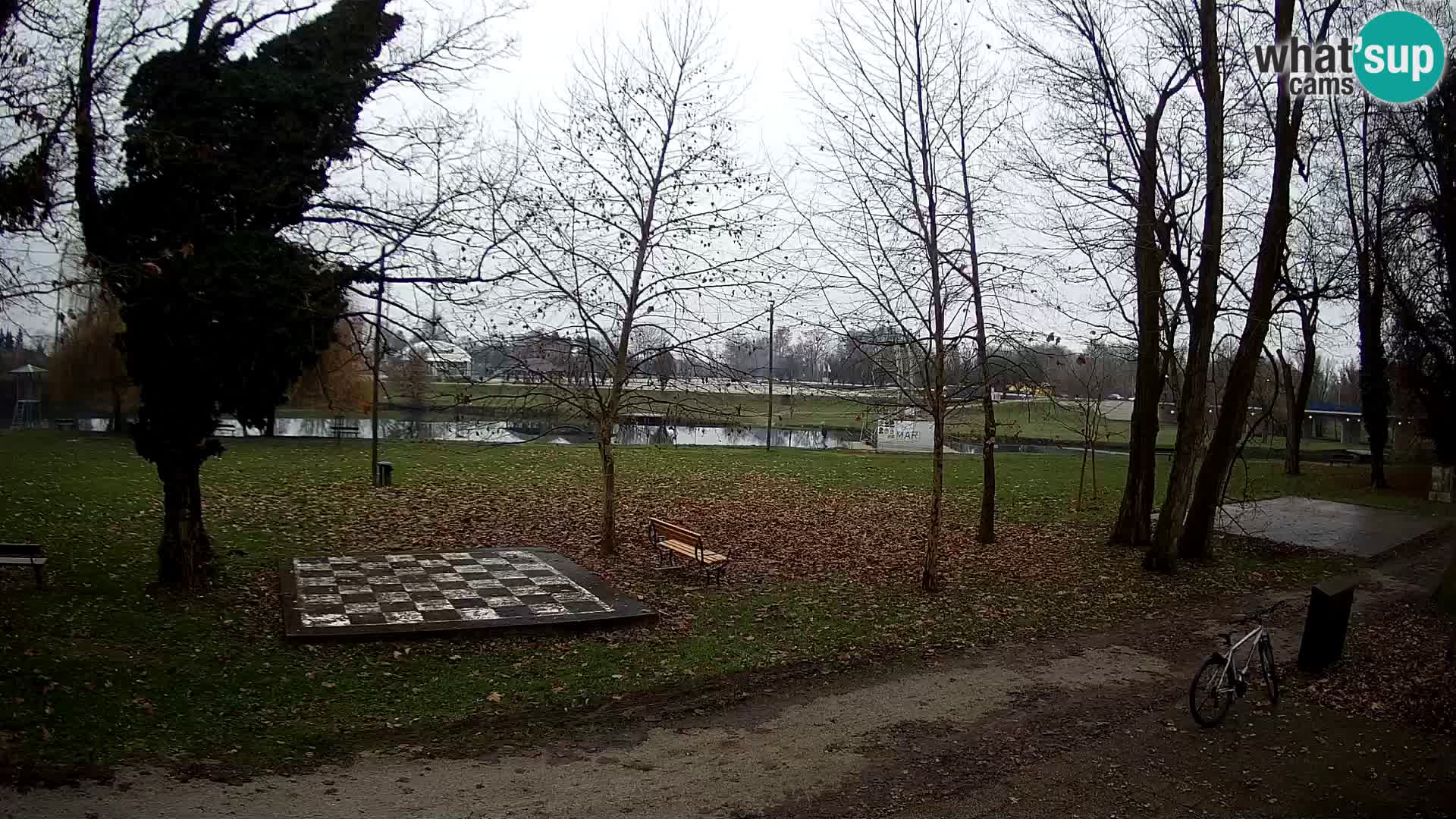 V ŽIVO Spletna kamera Karlovac – mestno kopališče Foginovo – Korana – Hrvaška