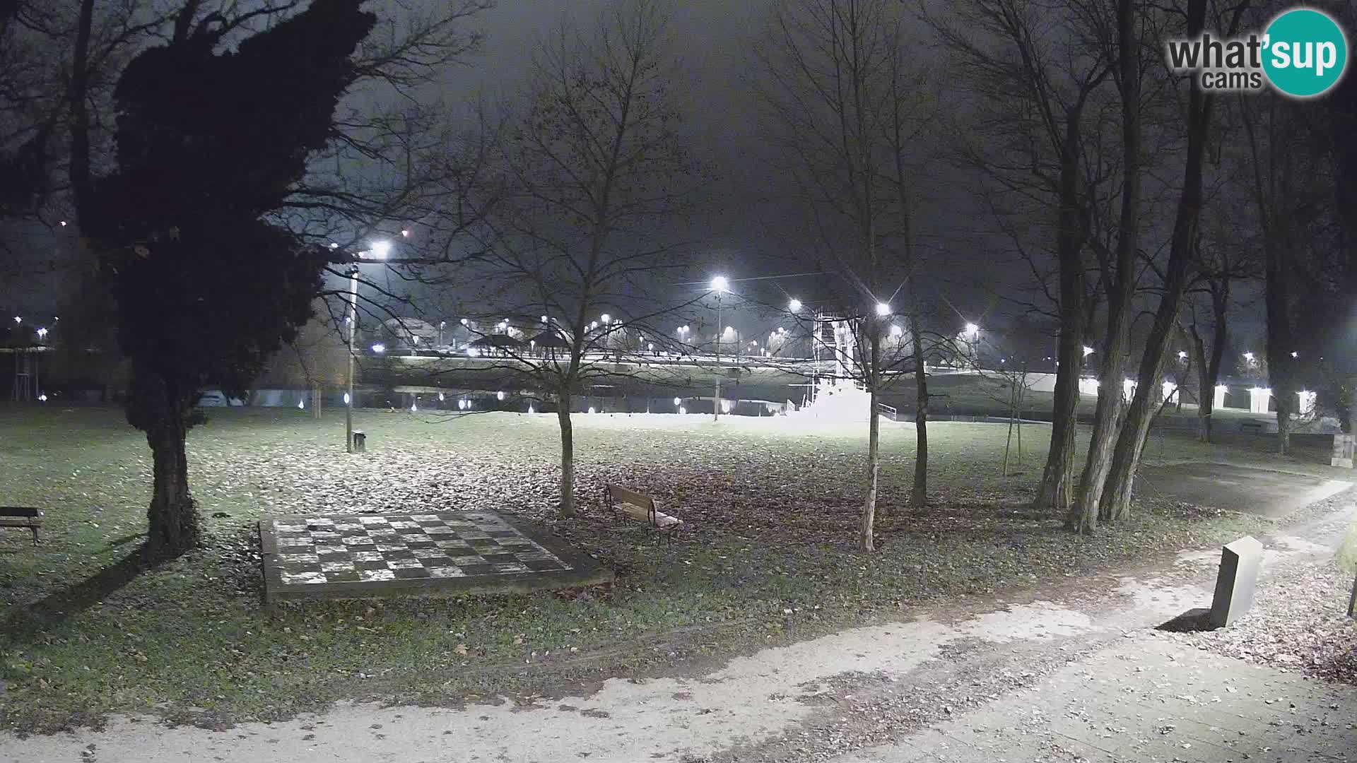 V ŽIVO Spletna kamera Karlovac – mestno kopališče Foginovo – Korana – Hrvaška