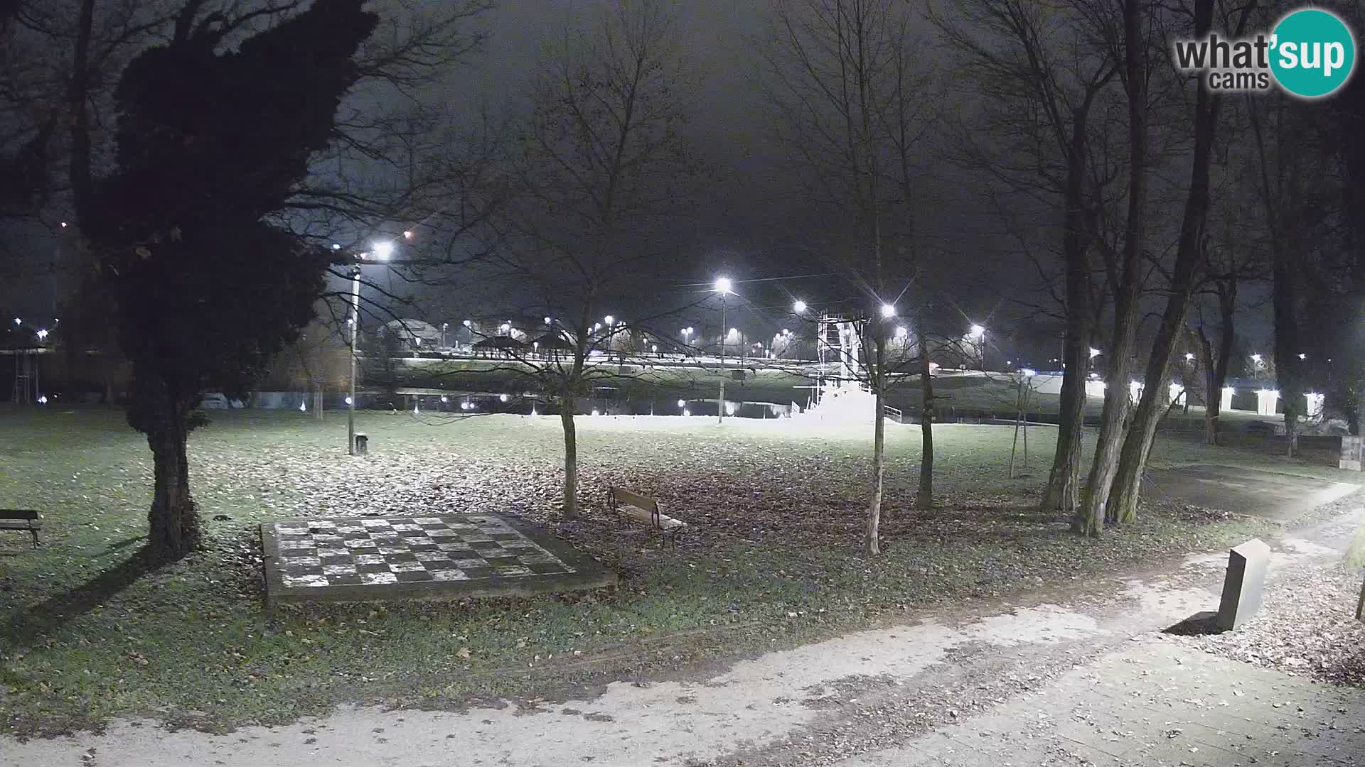 V ŽIVO Spletna kamera Karlovac – mestno kopališče Foginovo – Korana – Hrvaška